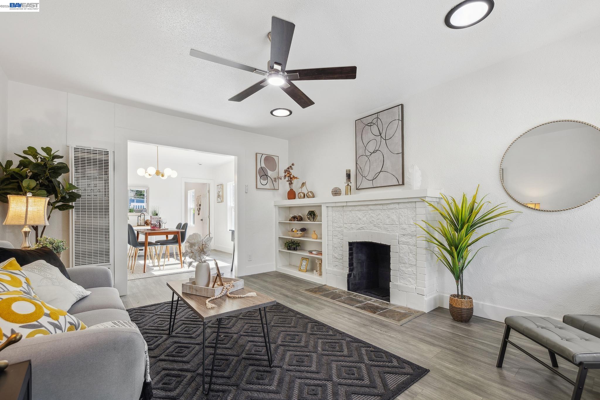 Detail Gallery Image 4 of 39 For 417 Lincoln Ave, Alameda,  CA 94501 - 2 Beds | 1 Baths