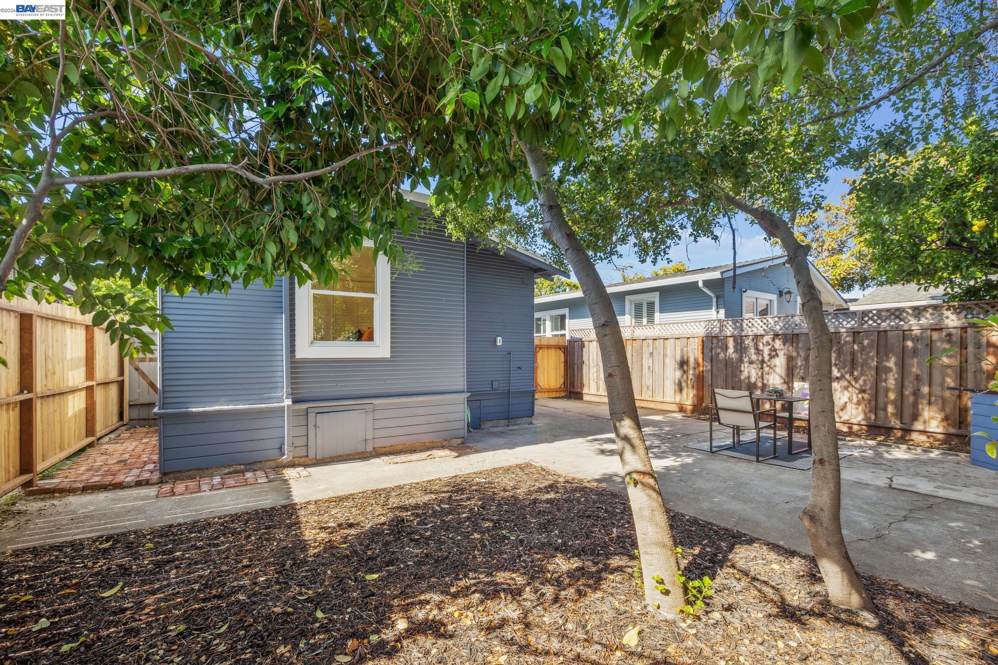 Detail Gallery Image 35 of 39 For 417 Lincoln Ave, Alameda,  CA 94501 - 2 Beds | 1 Baths