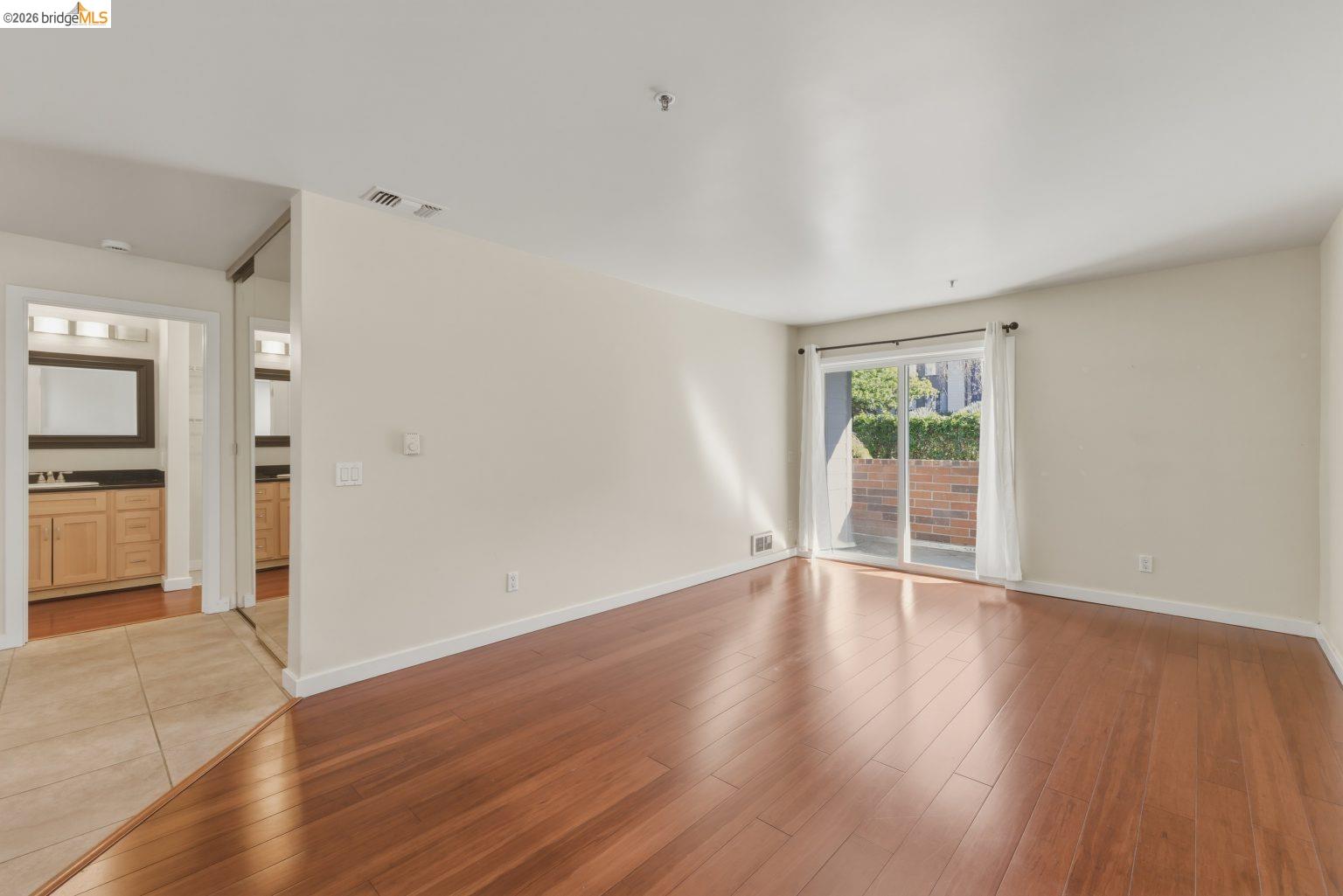 Photo #3: 41128252 Listing: Photo #3
