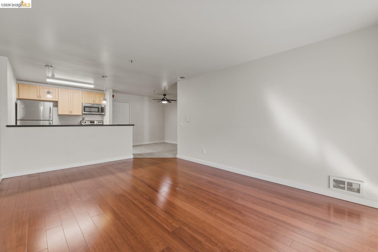 Photo #4: 41128252 Listing: Photo #4