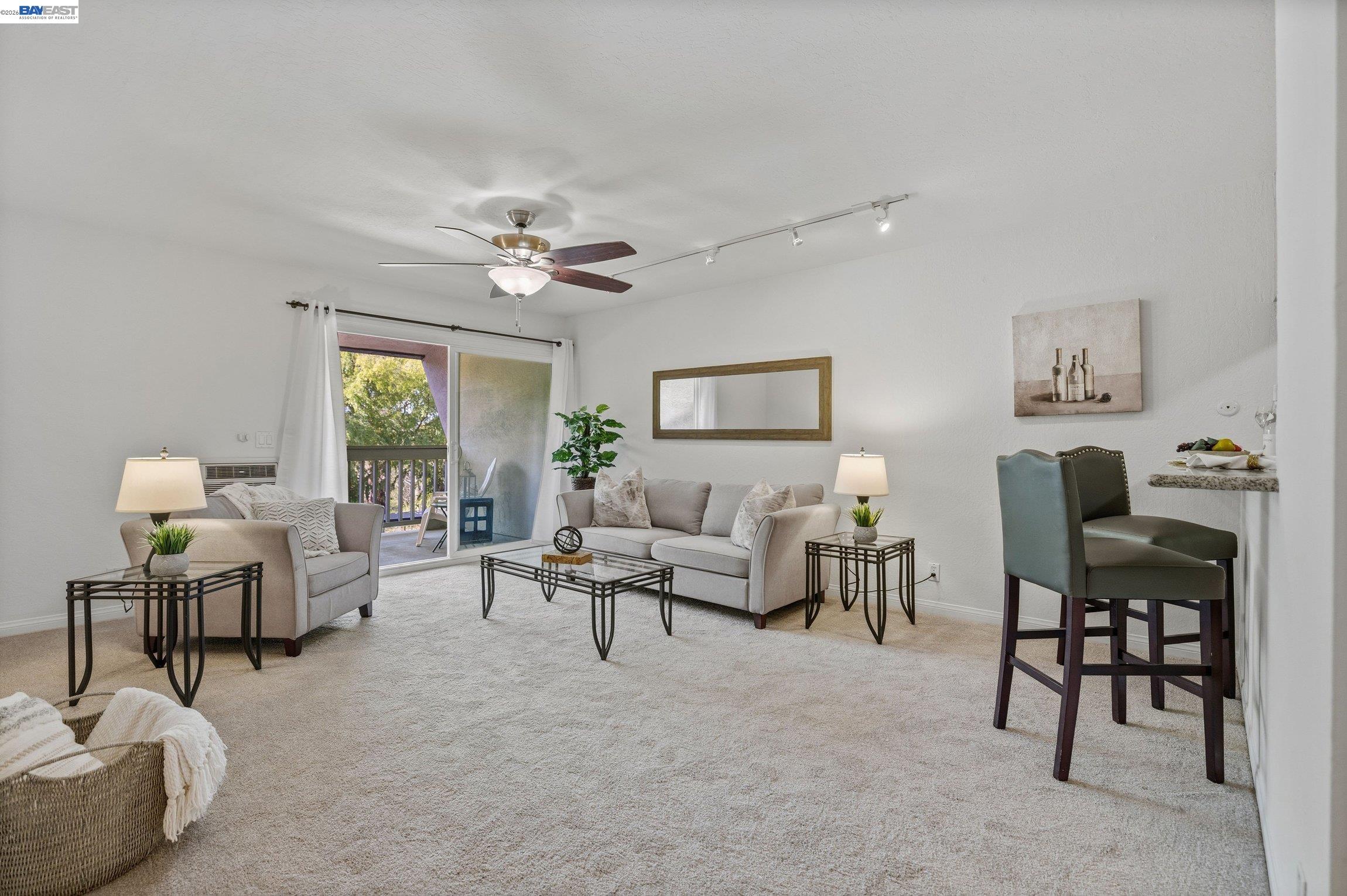 Photo #2: 41128254 Listing: Photo #2