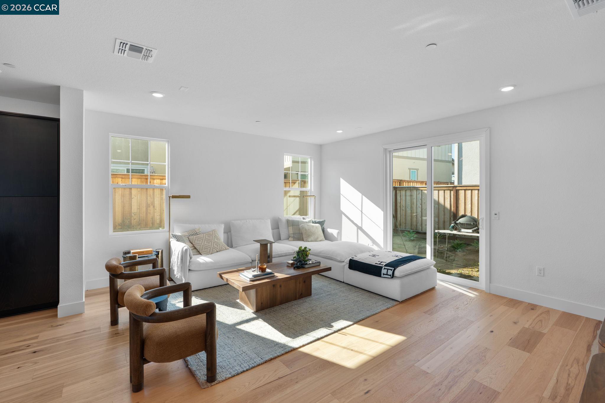 Detail Gallery Image 14 of 58 For 2529 Lake Club Drive, Fairfield,  CA 94533 - 4 Beds | 3/1 Baths