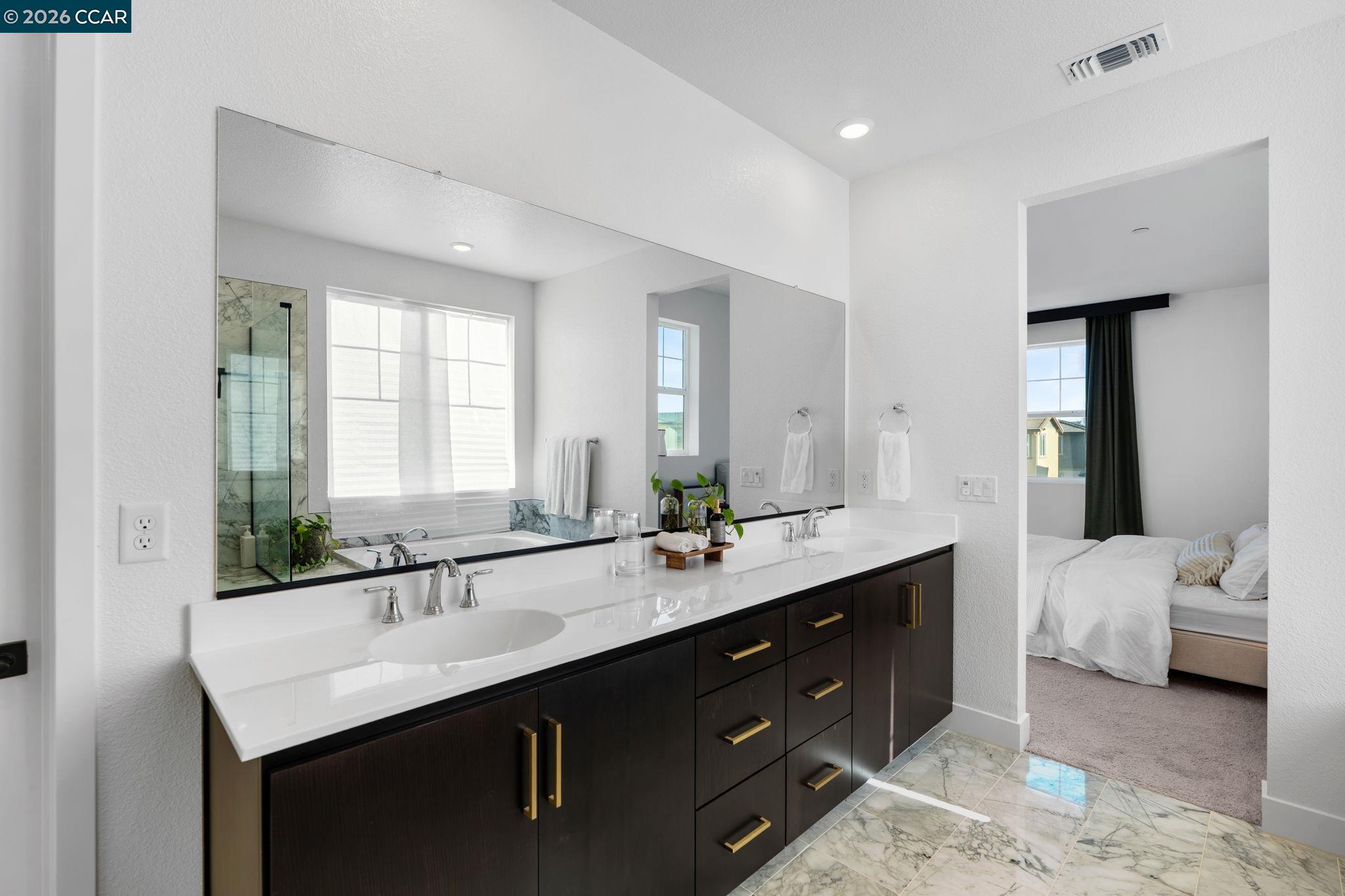 Detail Gallery Image 23 of 58 For 2529 Lake Club Drive, Fairfield,  CA 94533 - 4 Beds | 3/1 Baths