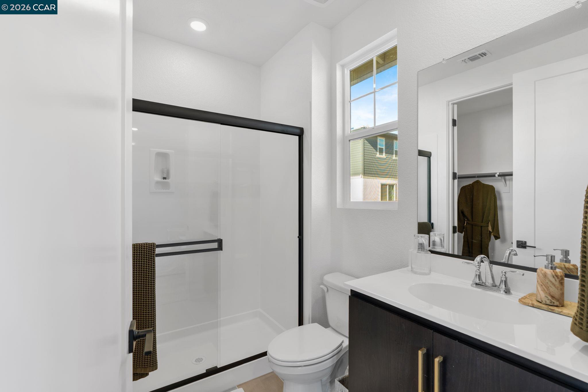 Detail Gallery Image 26 of 58 For 2529 Lake Club Drive, Fairfield,  CA 94533 - 4 Beds | 3/1 Baths