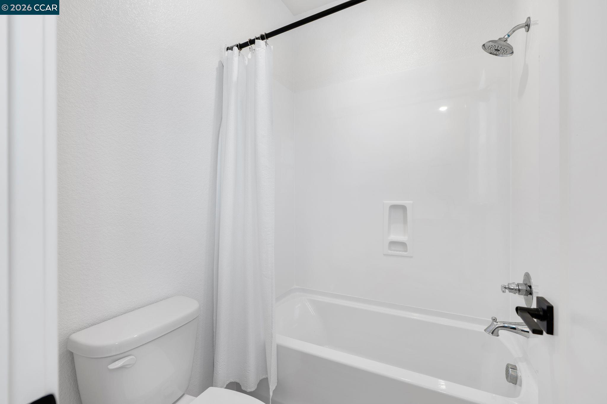 Detail Gallery Image 37 of 58 For 2529 Lake Club Drive, Fairfield,  CA 94533 - 4 Beds | 3/1 Baths