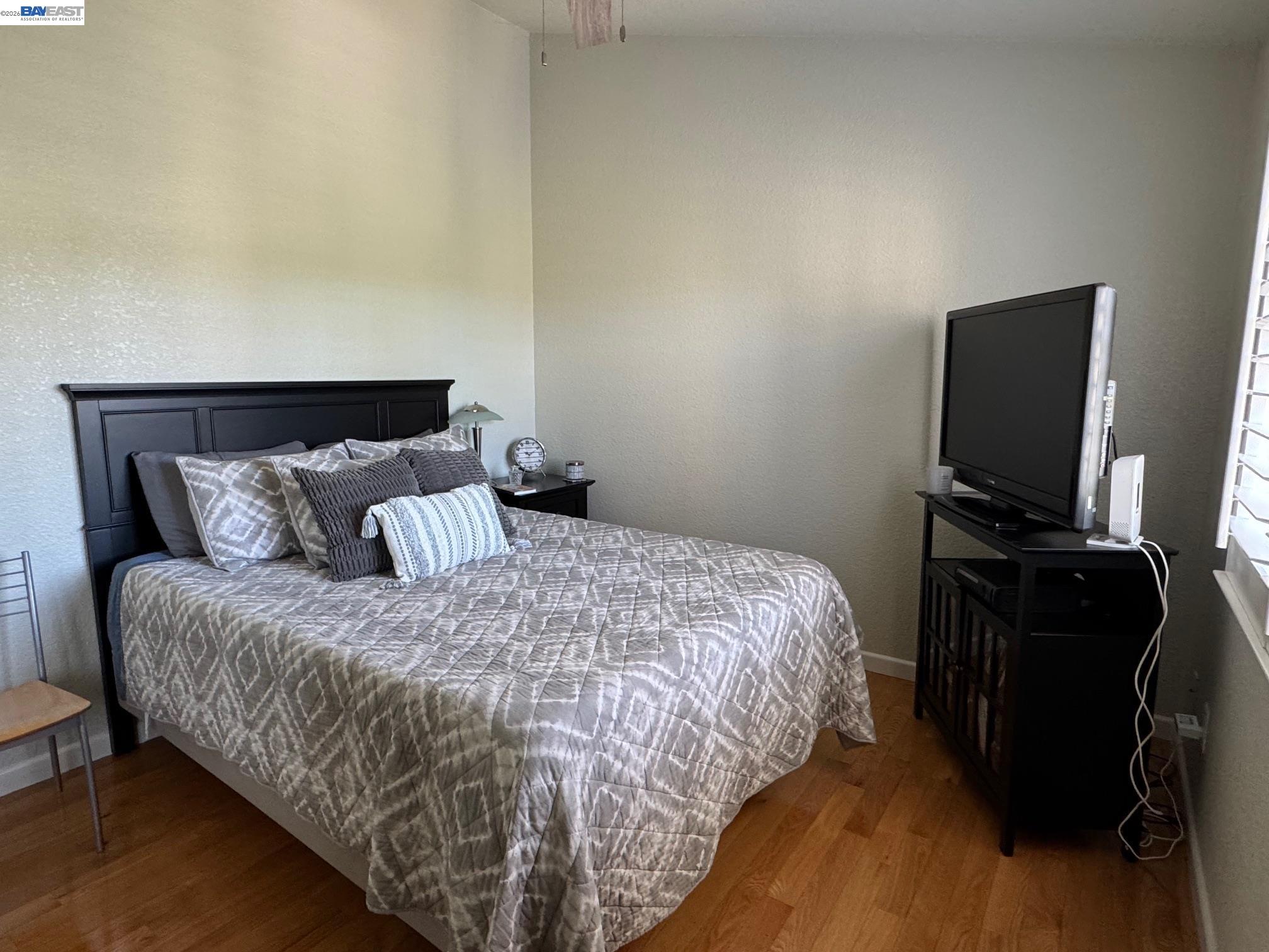 Detail Gallery Image 18 of 28 For 4205 Quail Hollow Pl, Castro Valley,  CA 94546 - 5 Beds | 2/1 Baths