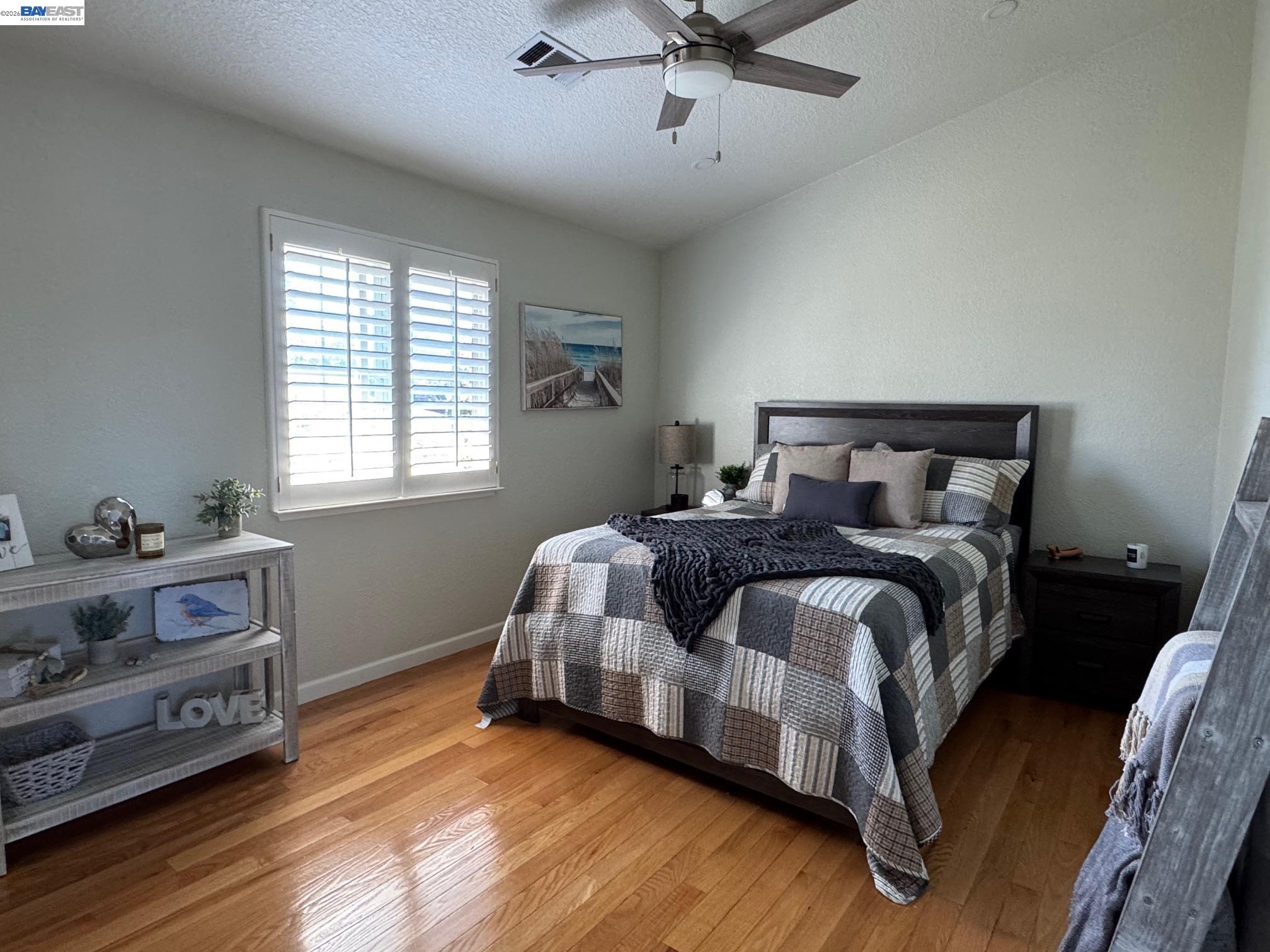 Detail Gallery Image 19 of 28 For 4205 Quail Hollow Pl, Castro Valley,  CA 94546 - 5 Beds | 2/1 Baths