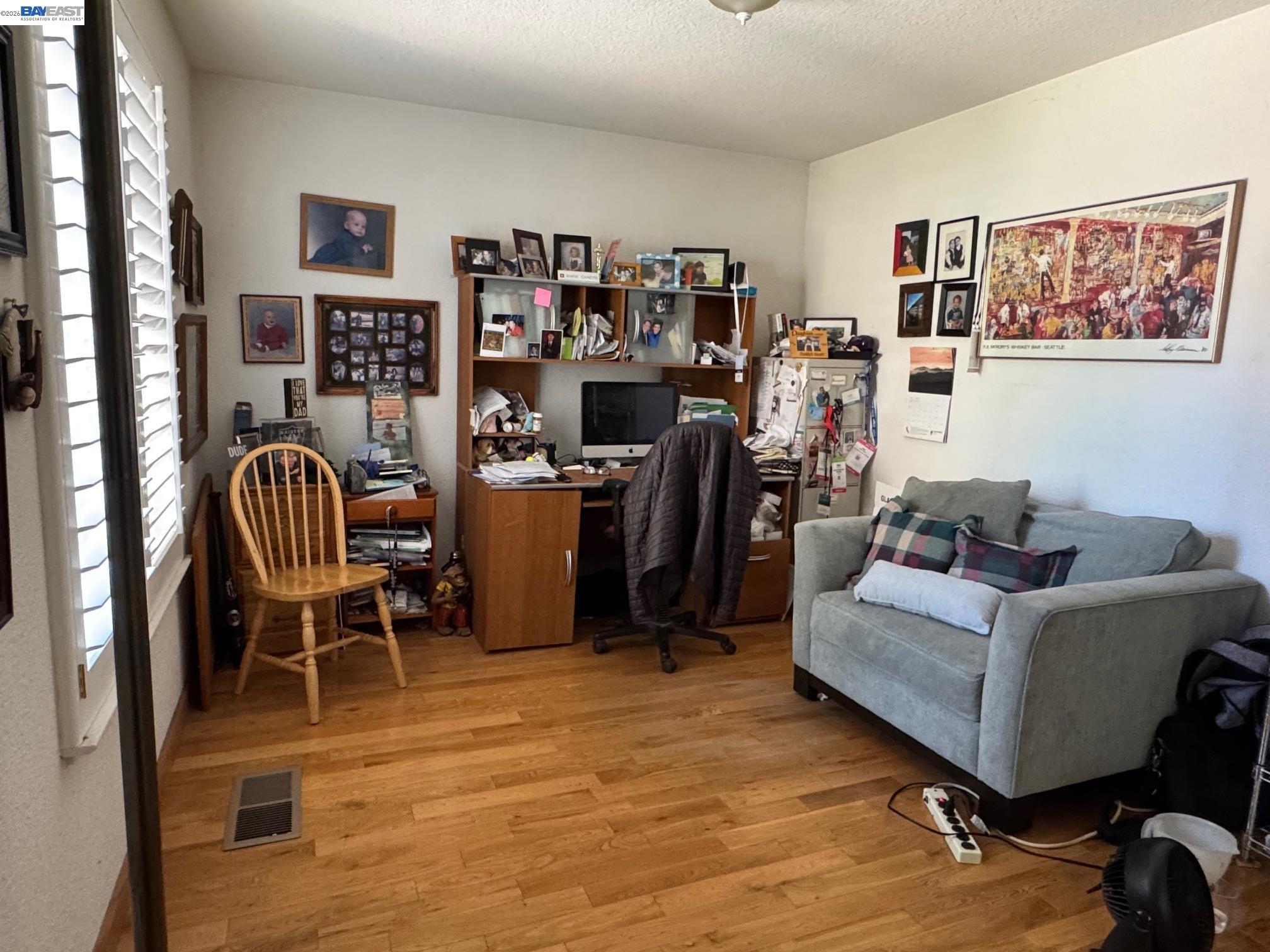 Detail Gallery Image 22 of 28 For 4205 Quail Hollow Pl, Castro Valley,  CA 94546 - 5 Beds | 2/1 Baths