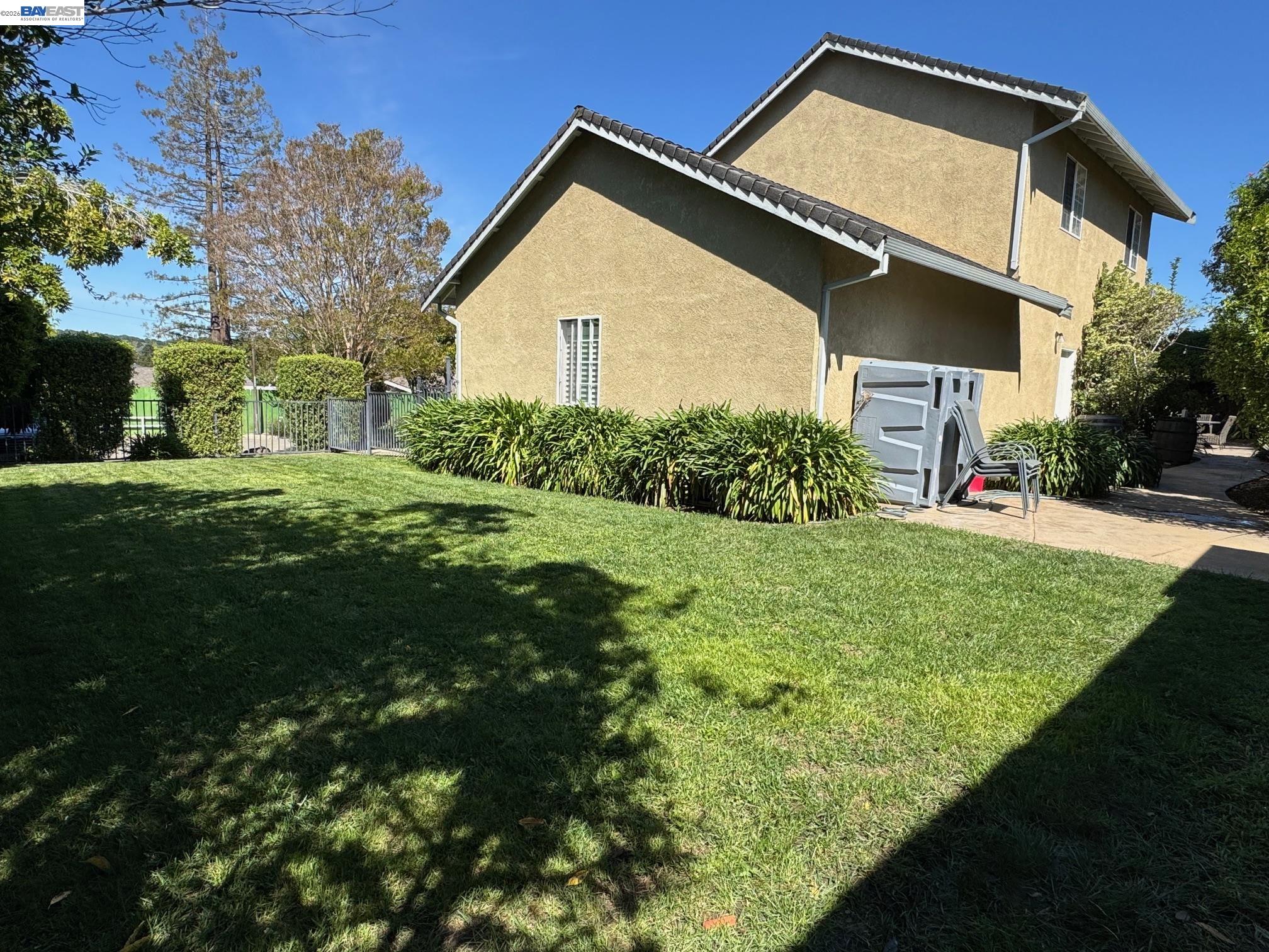 Detail Gallery Image 27 of 28 For 4205 Quail Hollow Pl, Castro Valley,  CA 94546 - 5 Beds | 2/1 Baths