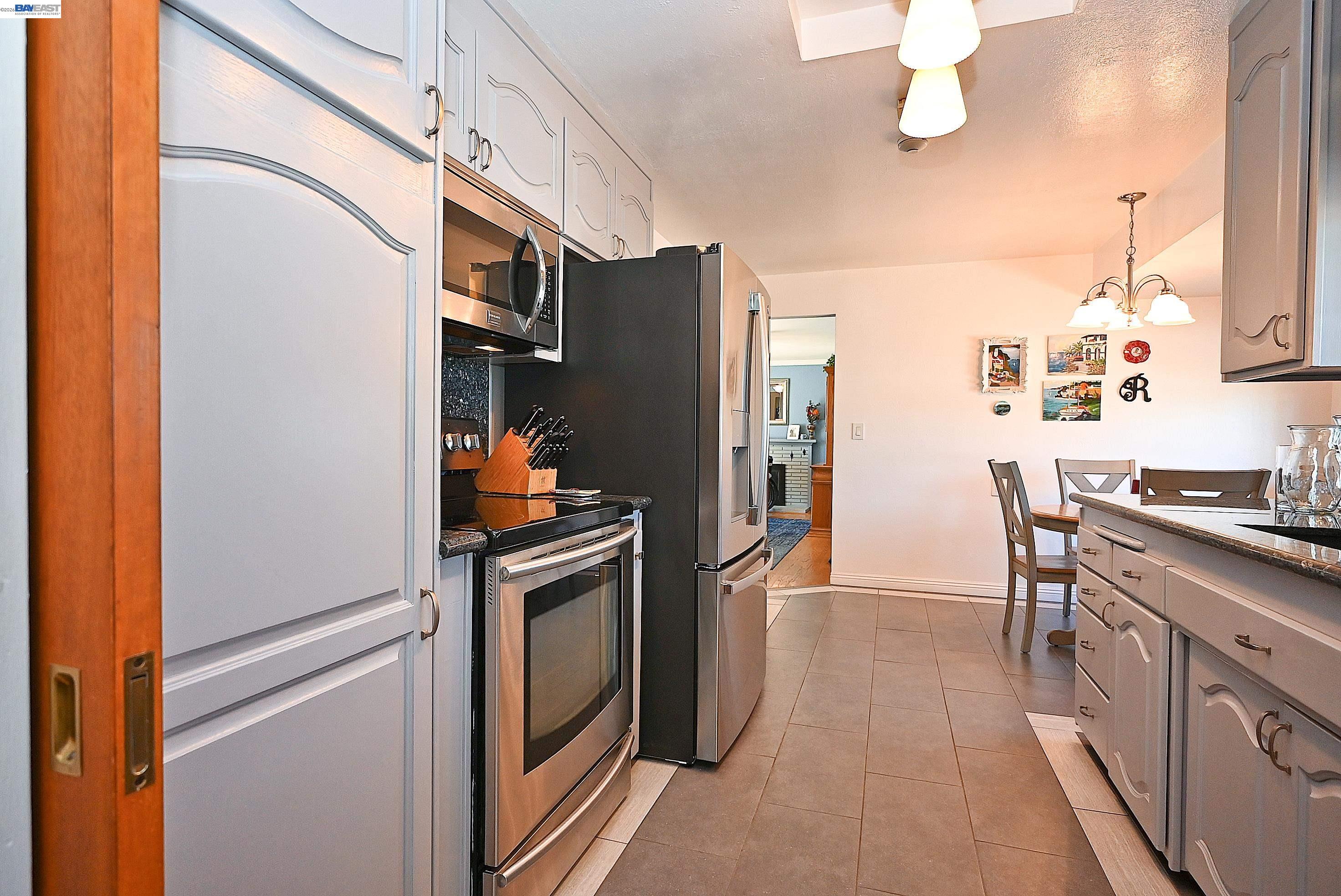 Detail Gallery Image 11 of 40 For 5332 Selma Ave, Fremont,  CA 94536 - 3 Beds | 2 Baths