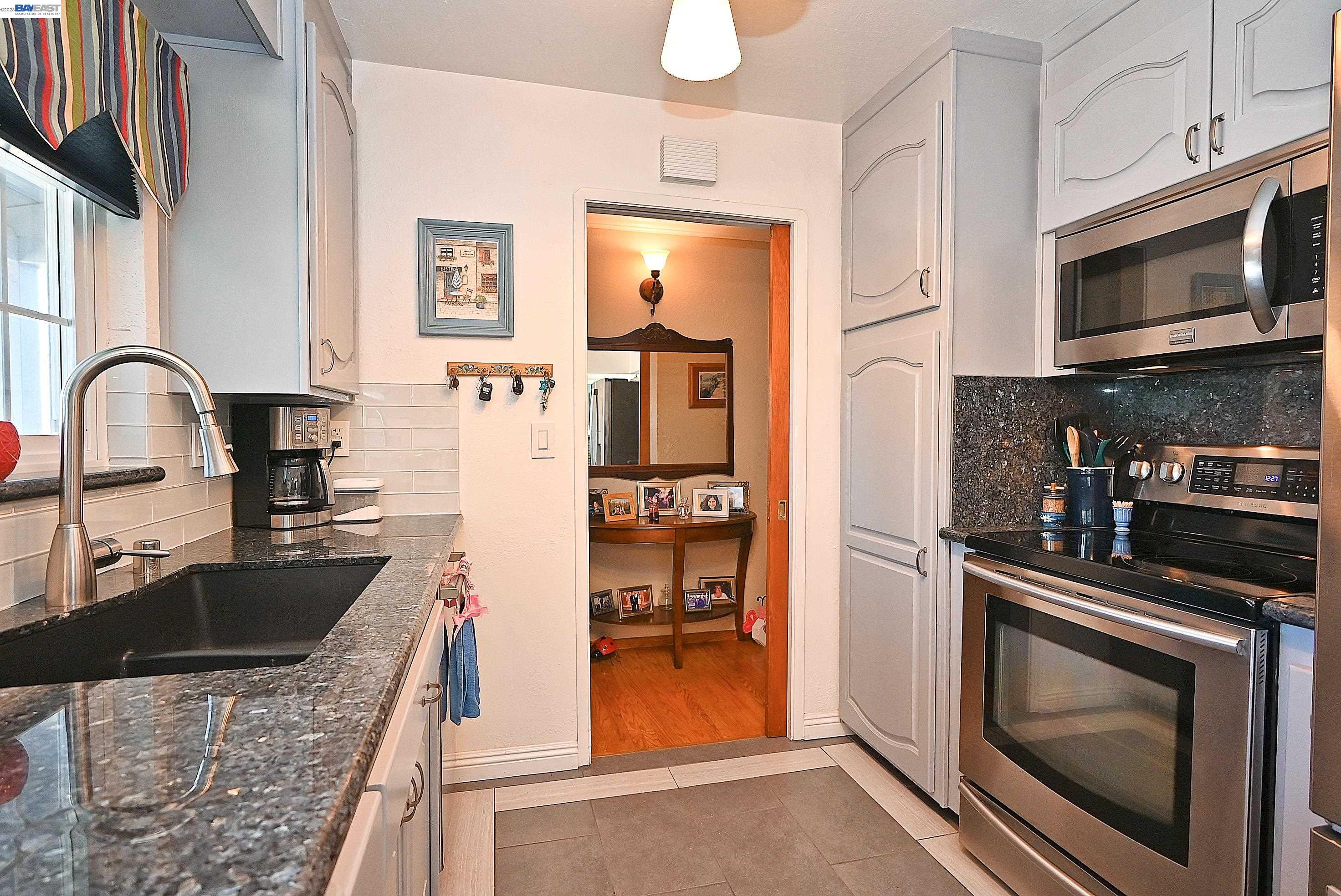 Detail Gallery Image 8 of 40 For 5332 Selma Ave, Fremont,  CA 94536 - 3 Beds | 2 Baths