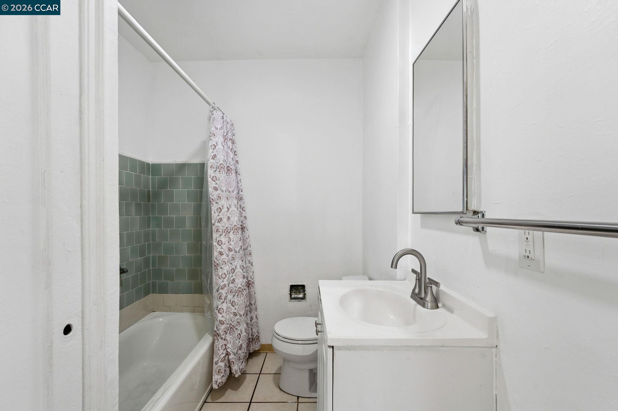 Detail Gallery Image 15 of 36 For 362 S 35th St, Richmond,  CA 94804 - 3 Beds | 2 Baths