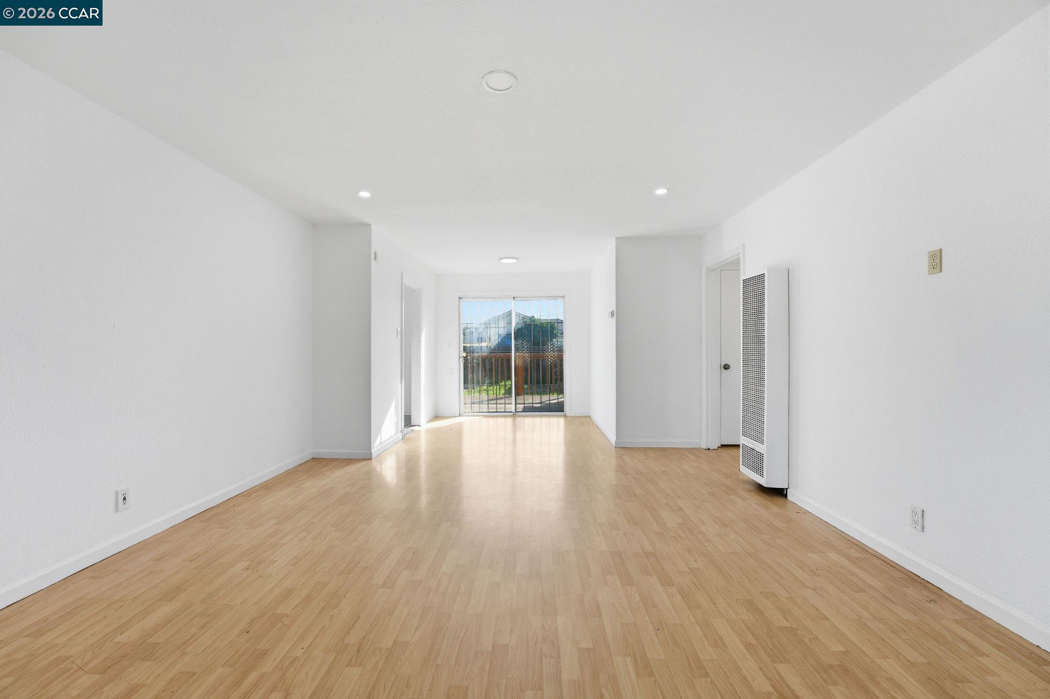 Detail Gallery Image 3 of 36 For 362 S 35th St, Richmond,  CA 94804 - 3 Beds | 2 Baths