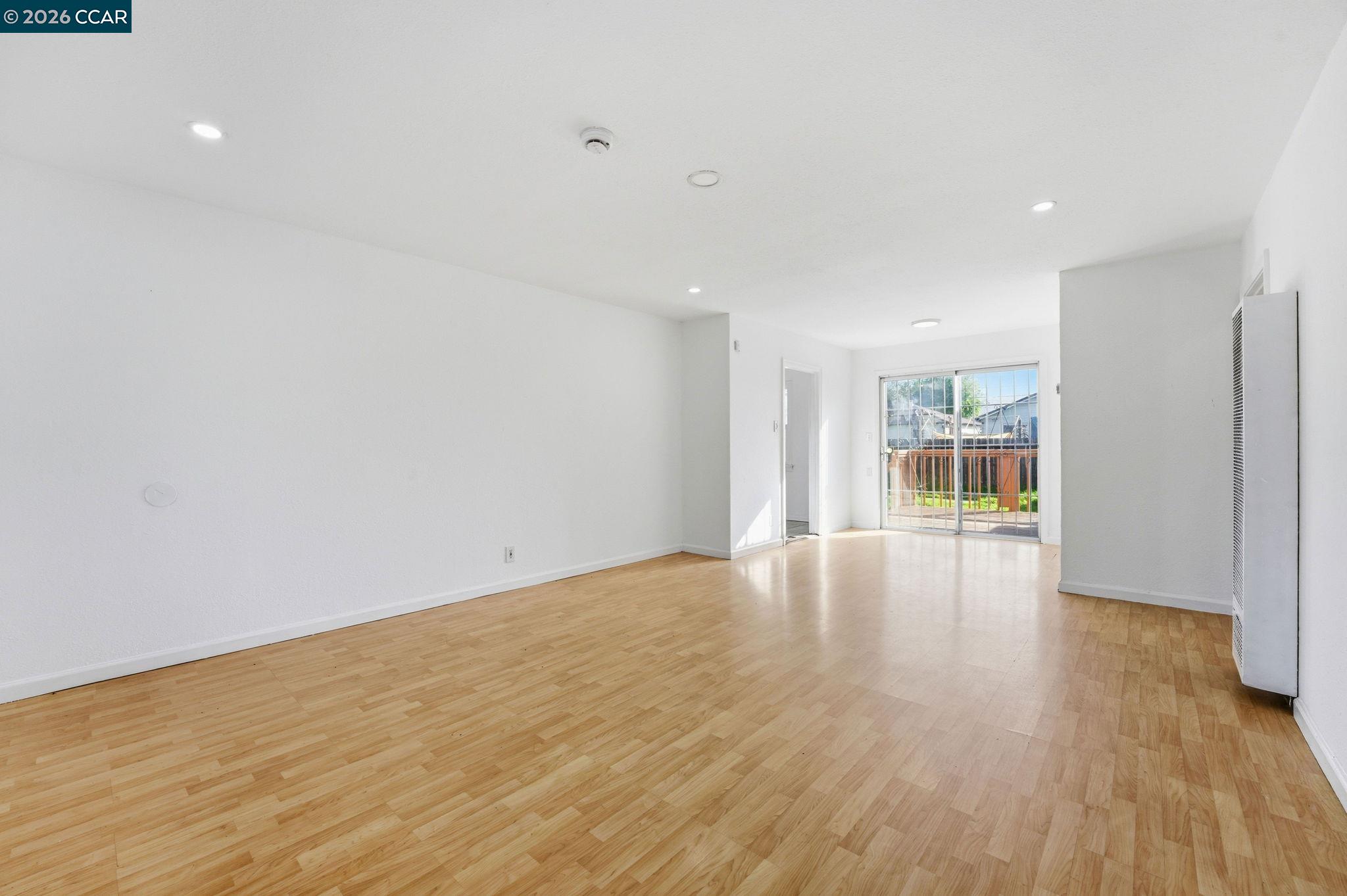 Detail Gallery Image 4 of 36 For 362 S 35th St, Richmond,  CA 94804 - 3 Beds | 2 Baths