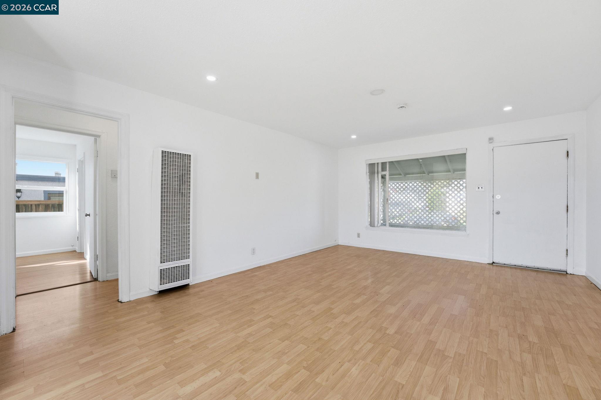 Detail Gallery Image 5 of 36 For 362 S 35th St, Richmond,  CA 94804 - 3 Beds | 2 Baths