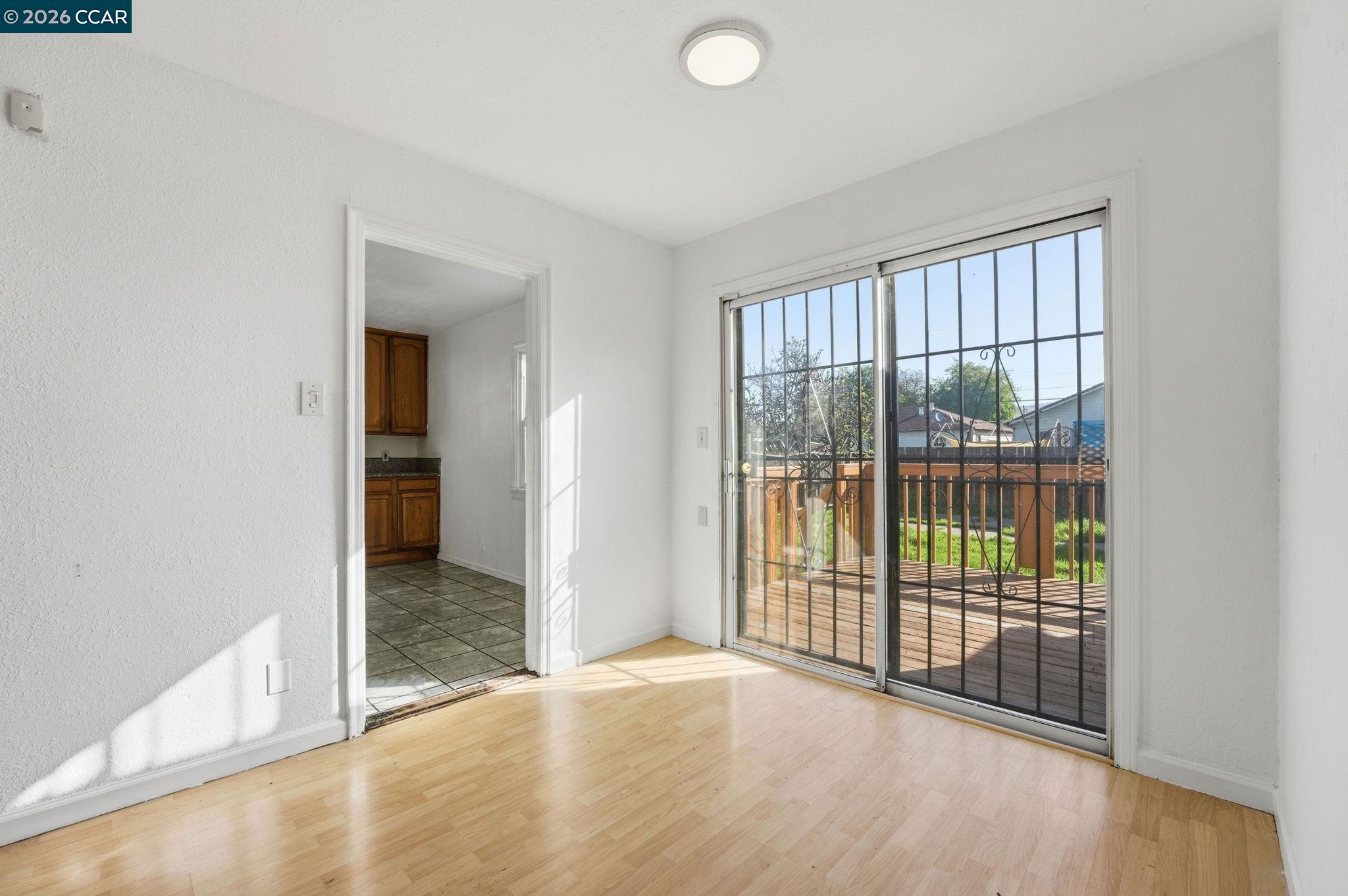Detail Gallery Image 6 of 36 For 362 S 35th St, Richmond,  CA 94804 - 3 Beds | 2 Baths