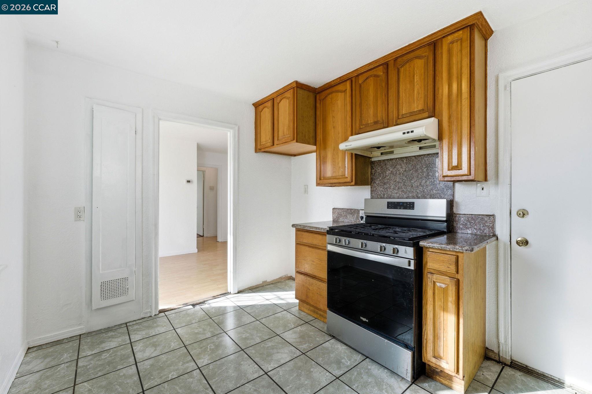 Detail Gallery Image 9 of 36 For 362 S 35th St, Richmond,  CA 94804 - 3 Beds | 2 Baths