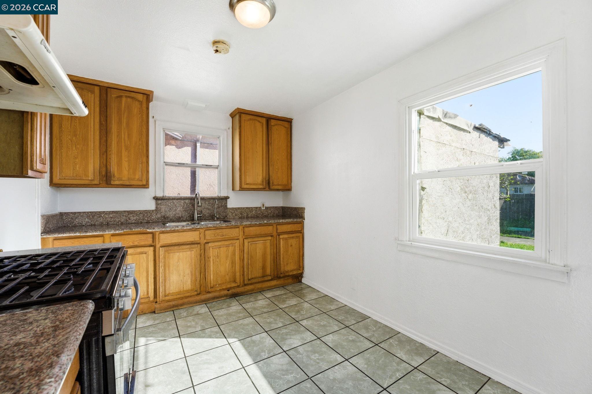 Detail Gallery Image 10 of 36 For 362 S 35th St, Richmond,  CA 94804 - 3 Beds | 2 Baths