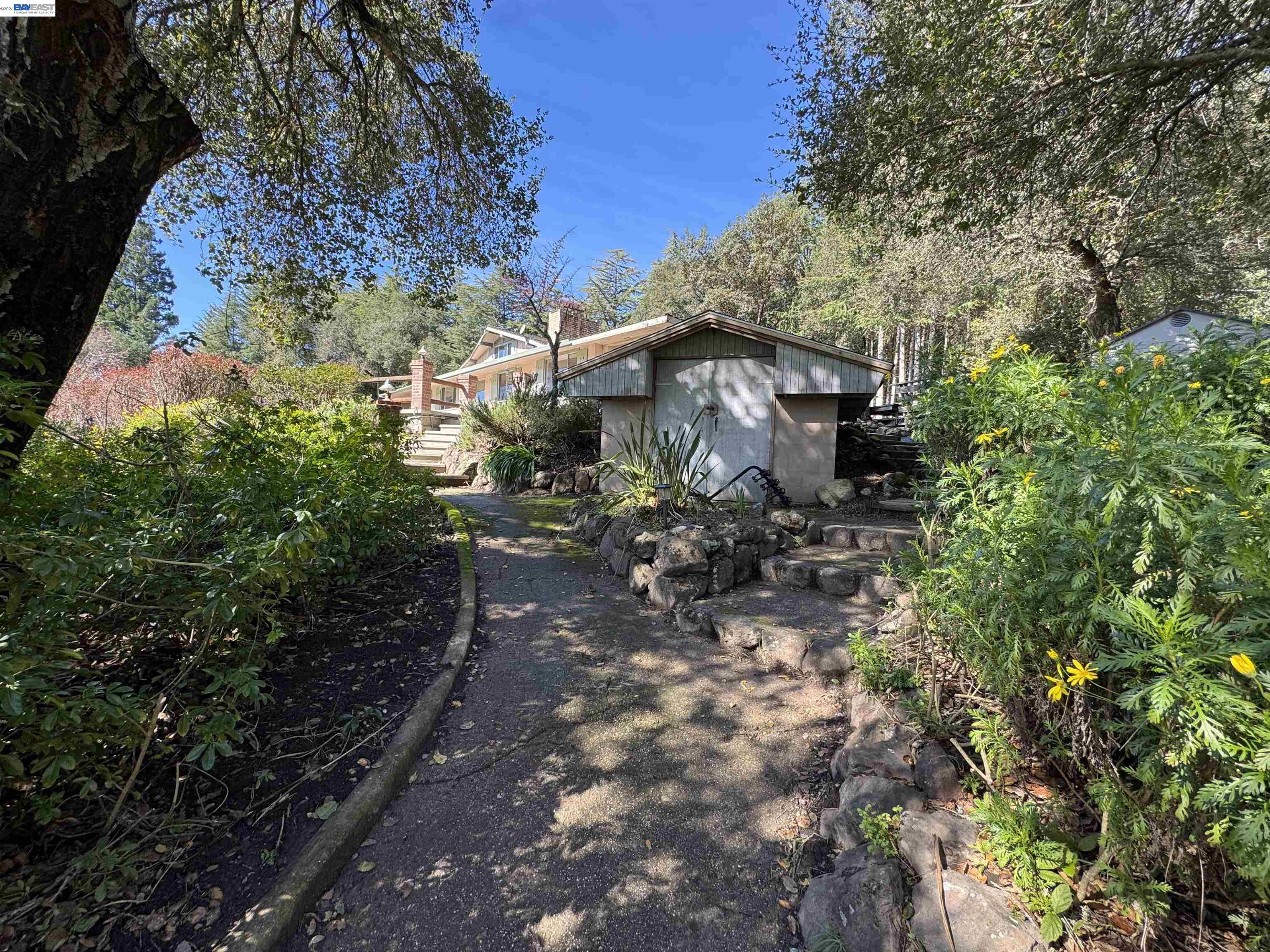 Detail Gallery Image 31 of 43 For 17121 Laurel Rd, Los Gatos,  CA 95033 - 4 Beds | 3 Baths