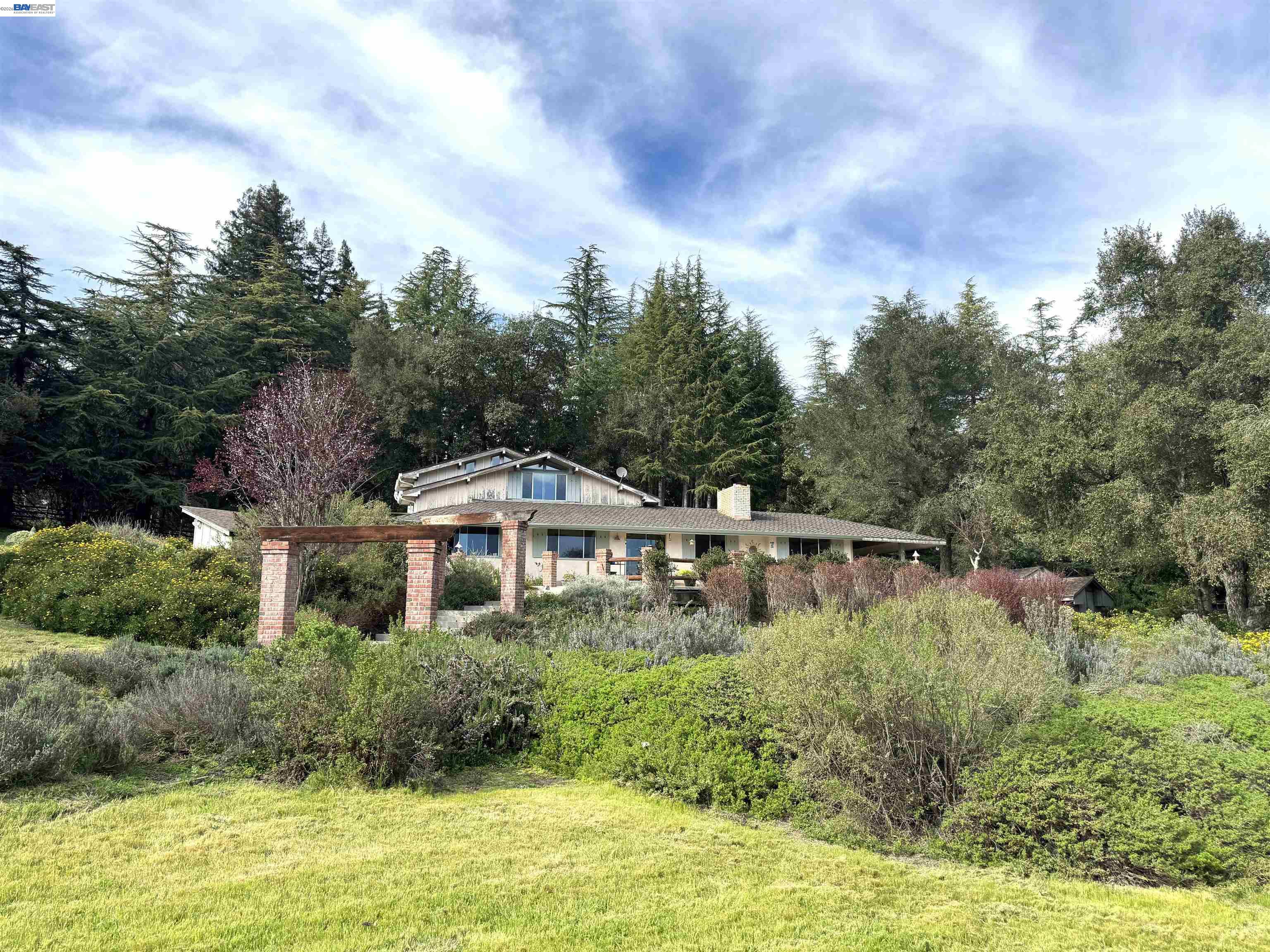 Detail Gallery Image 35 of 43 For 17121 Laurel Rd, Los Gatos,  CA 95033 - 4 Beds | 3 Baths