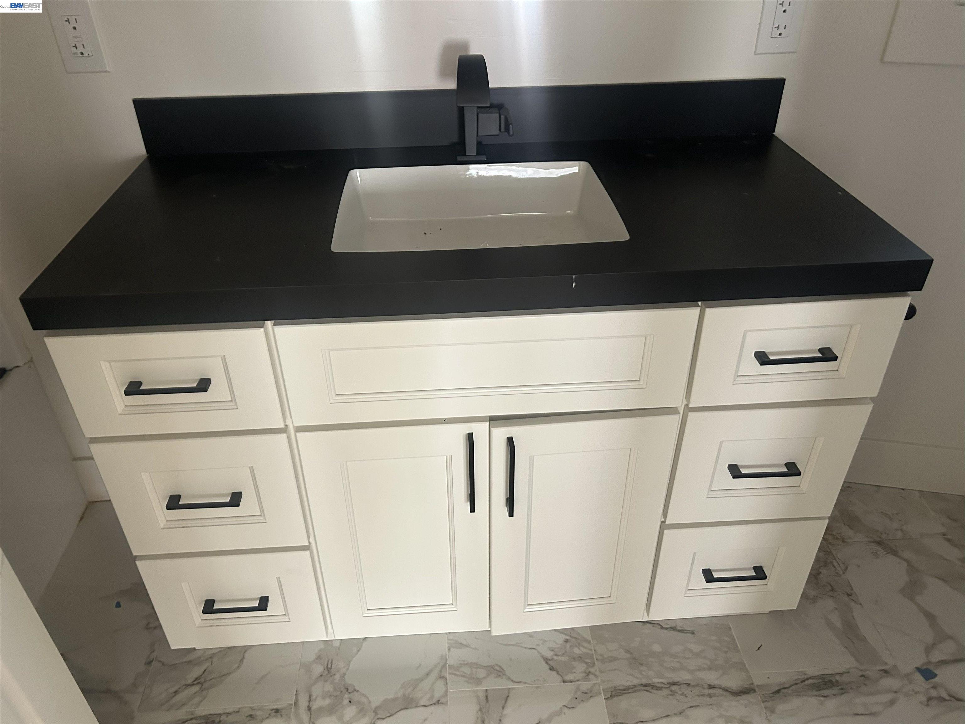 Detail Gallery Image 12 of 12 For 528 41st St, Oakland,  CA 94609 - – Beds | – Baths