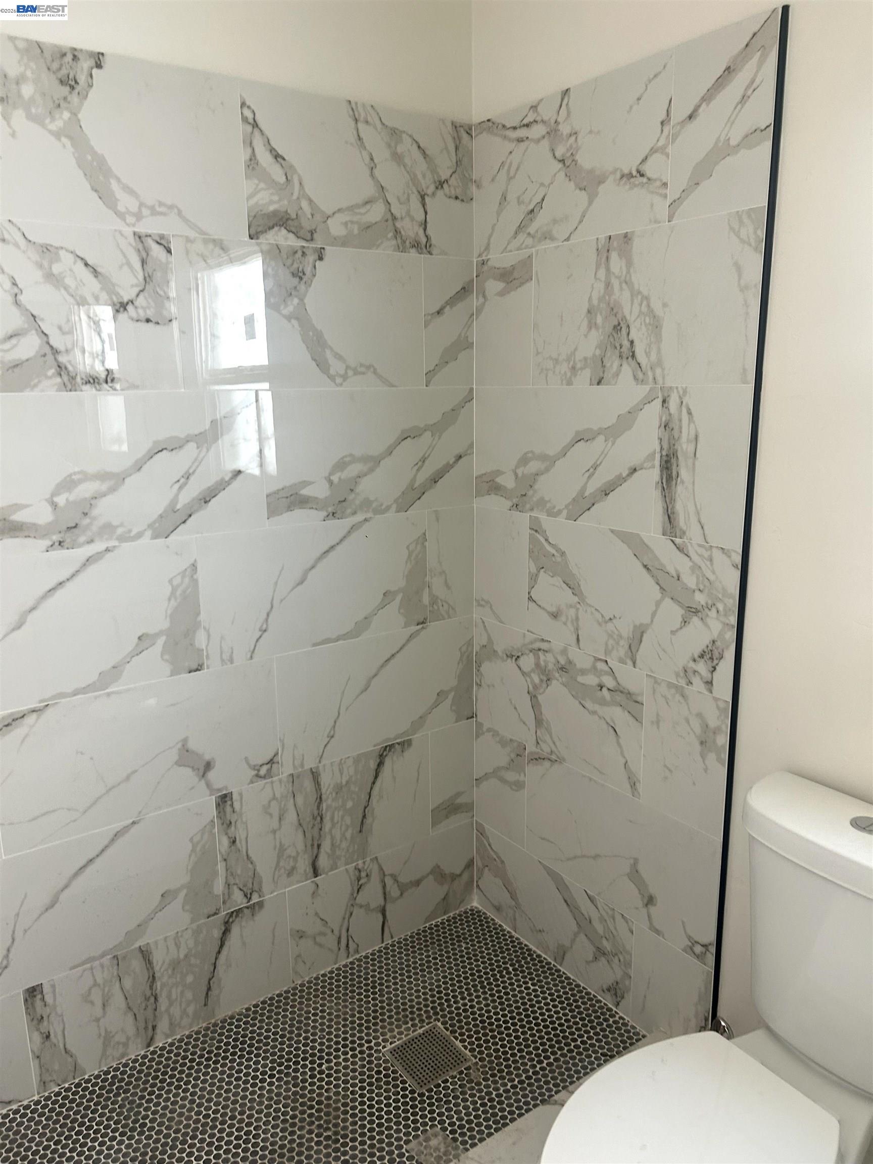 Detail Gallery Image 10 of 12 For 528 41st St, Oakland,  CA 94609 - – Beds | – Baths