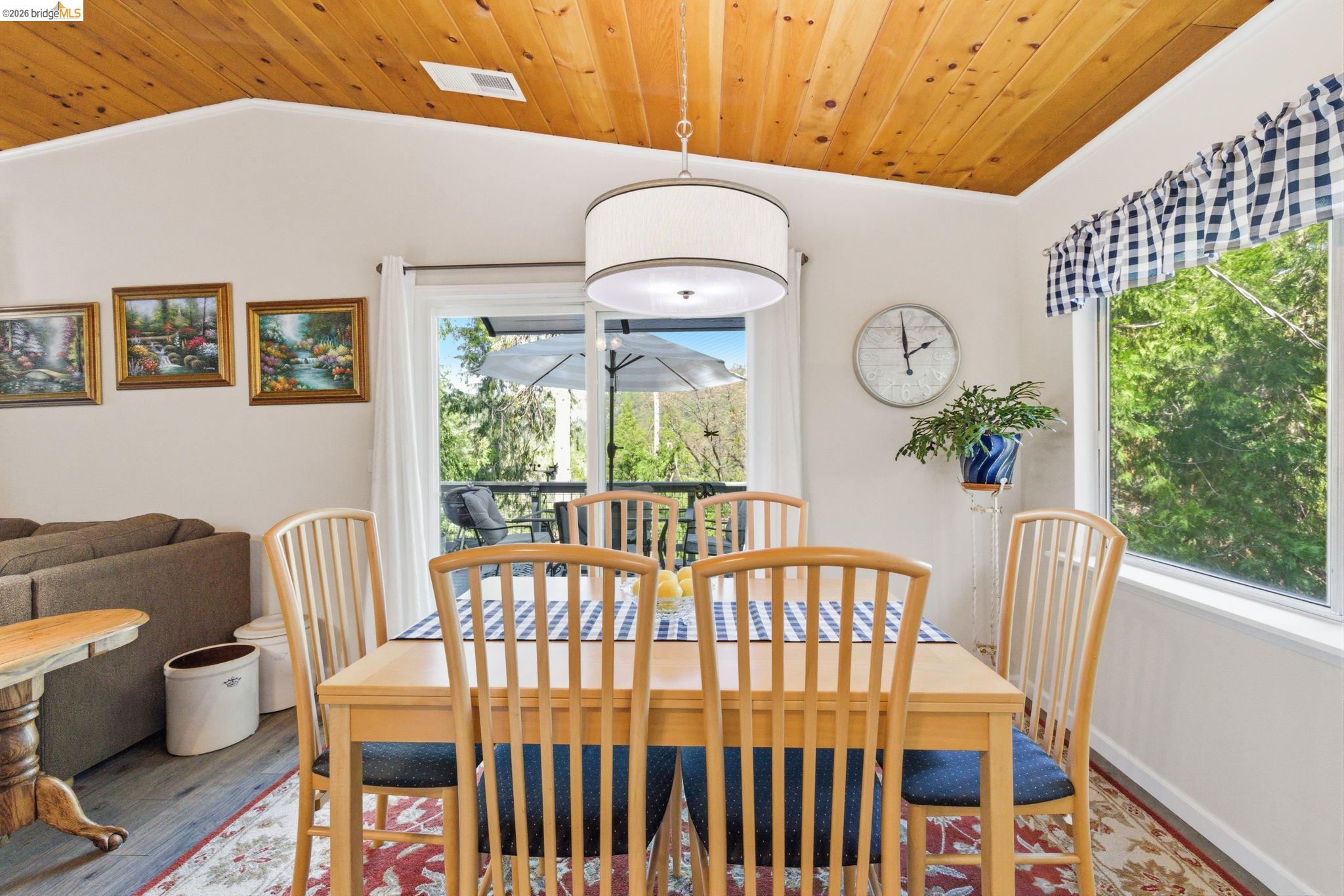 Detail Gallery Image 7 of 47 For 21570 Eel River Dr, Sonora,  CA 95370 - 4 Beds | 3 Baths