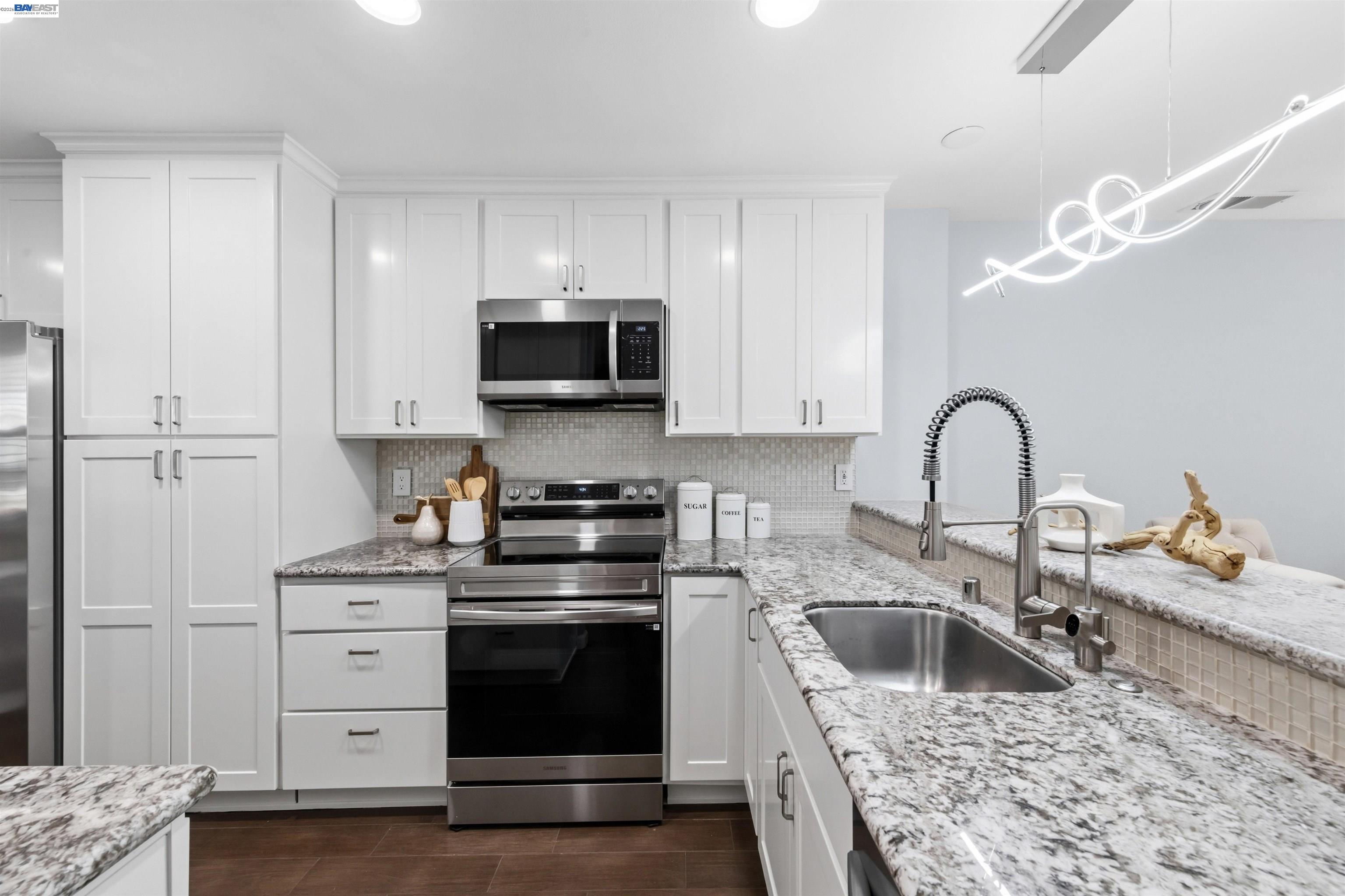 Photo #3: 41128271 Listing: Photo #3