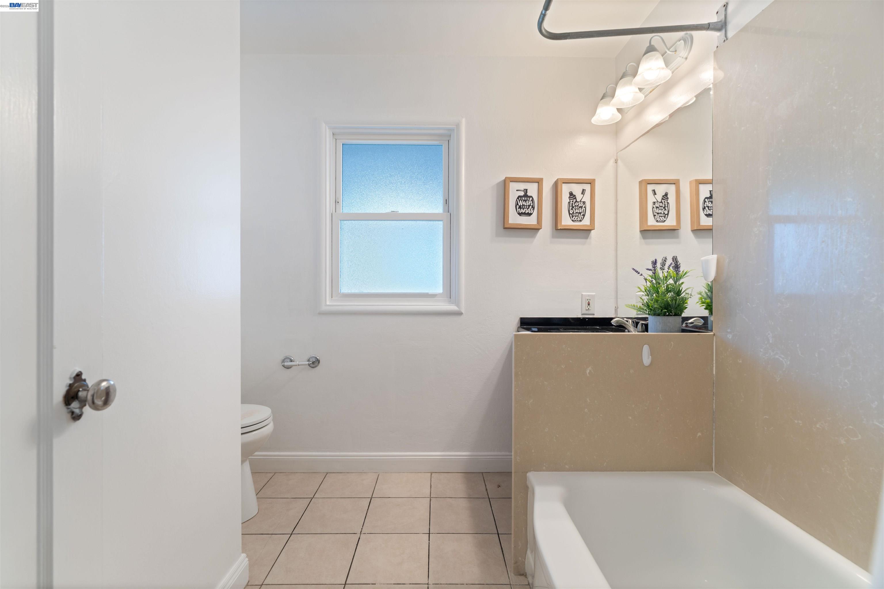 Detail Gallery Image 16 of 31 For 1106 Trojan Ave, San Leandro,  CA 94579 - 3 Beds | 2 Baths