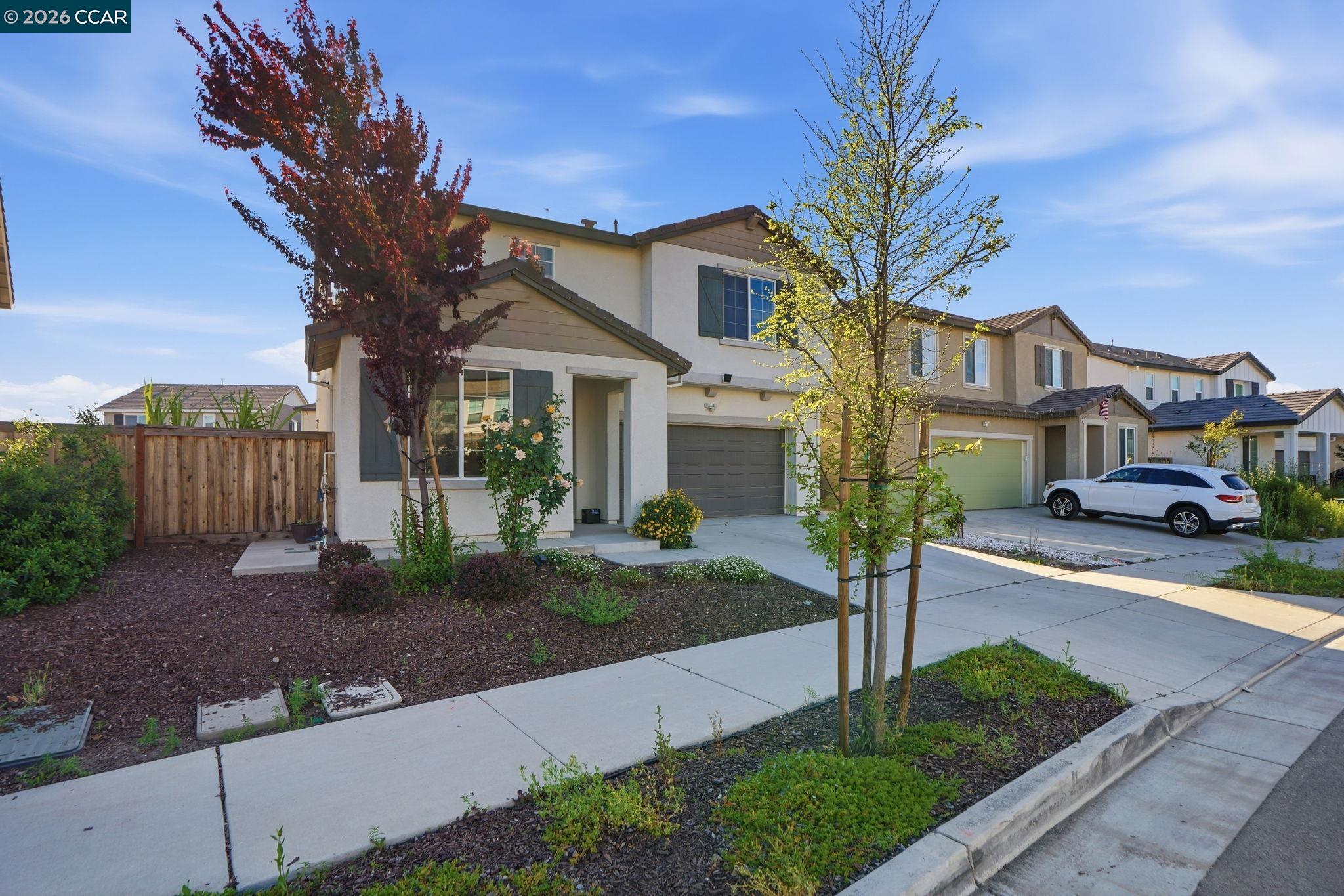 Detail Gallery Image 3 of 46 For 864 Bewick Dr, Lathrop,  CA 95330 - 5 Beds | 3 Baths