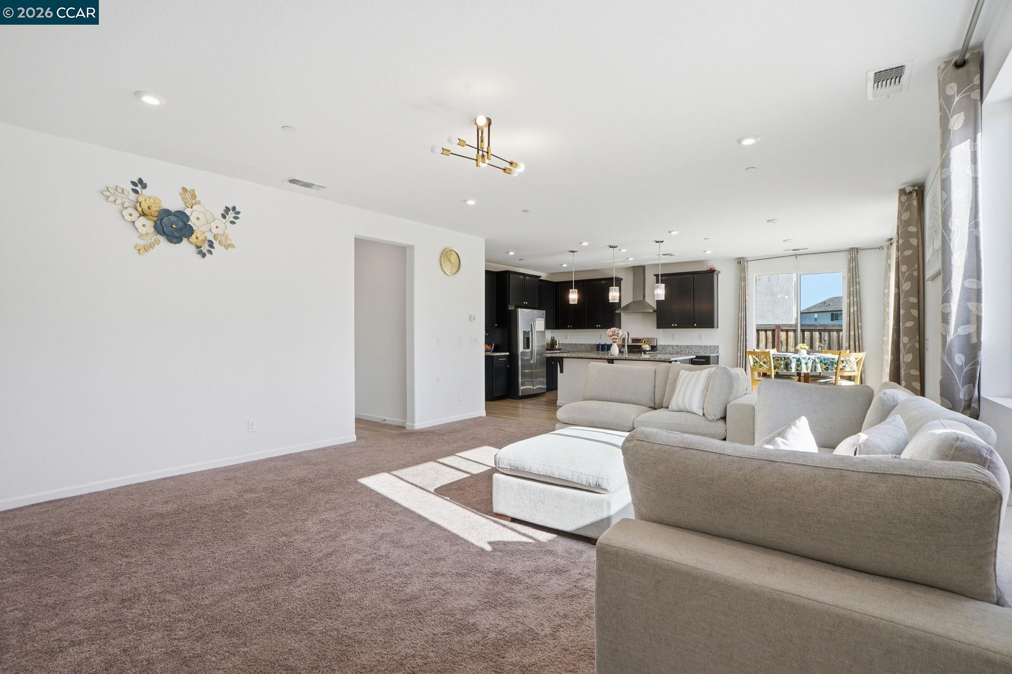 Detail Gallery Image 7 of 46 For 864 Bewick Dr, Lathrop,  CA 95330 - 5 Beds | 3 Baths