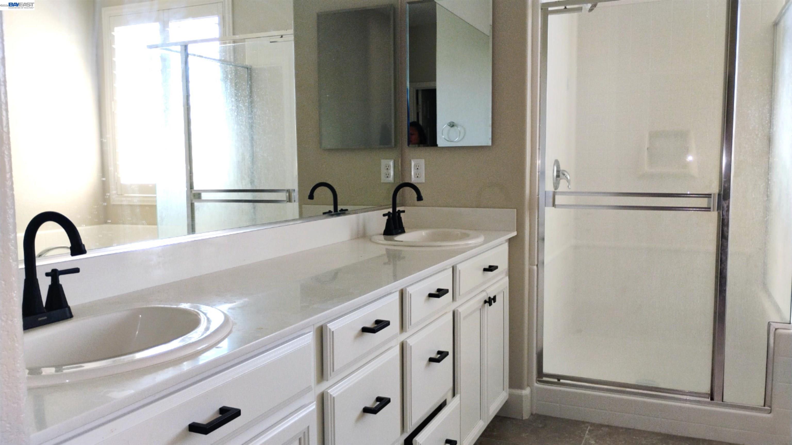 Detail Gallery Image 9 of 15 For 9678 Cabernet Court, Patterson,  CA 95363 - 5 Beds | 3 Baths