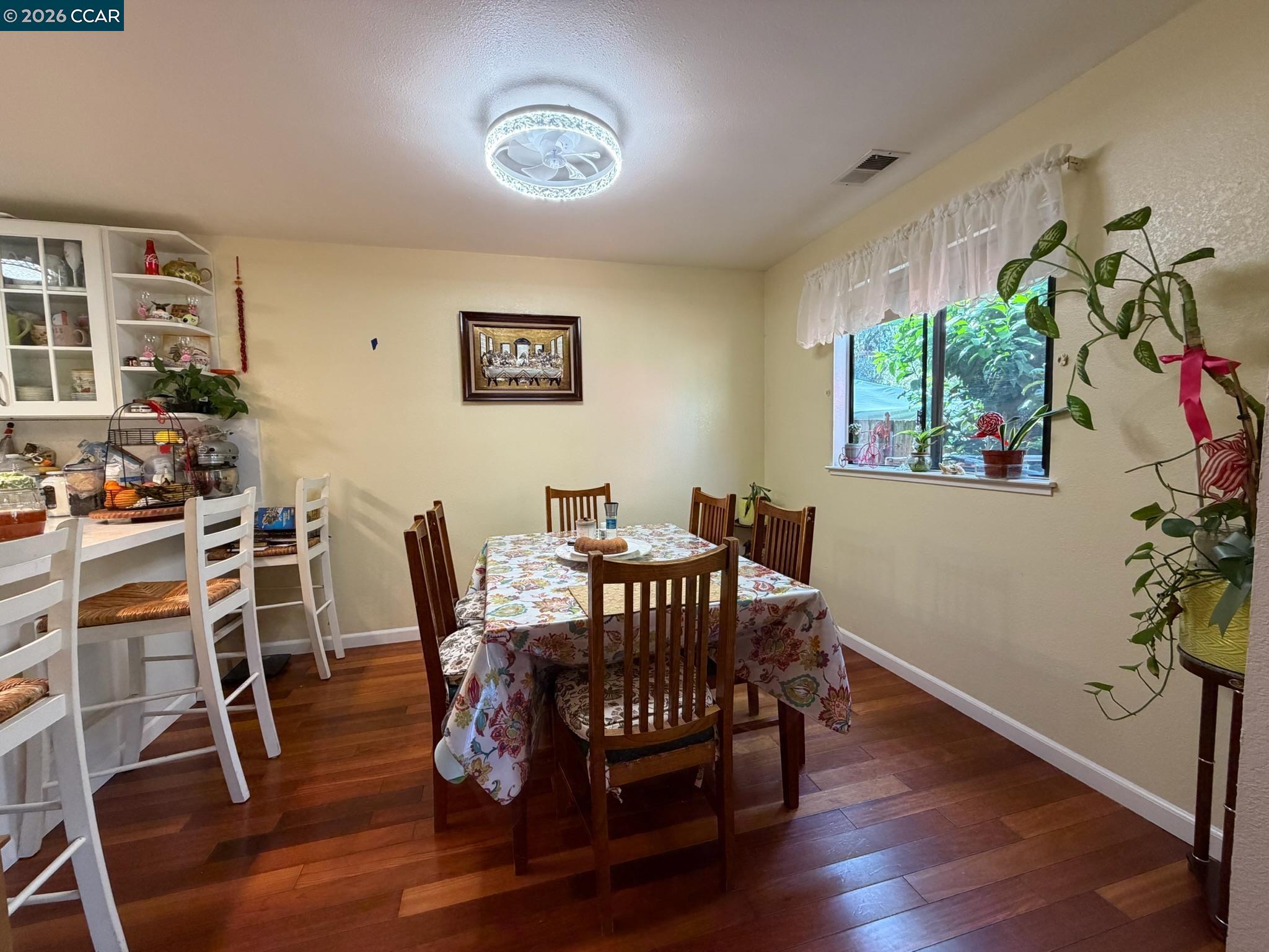 Detail Gallery Image 19 of 43 For 6 Basin Court, Hercules,  CA 94547 - 3 Beds | 2/1 Baths