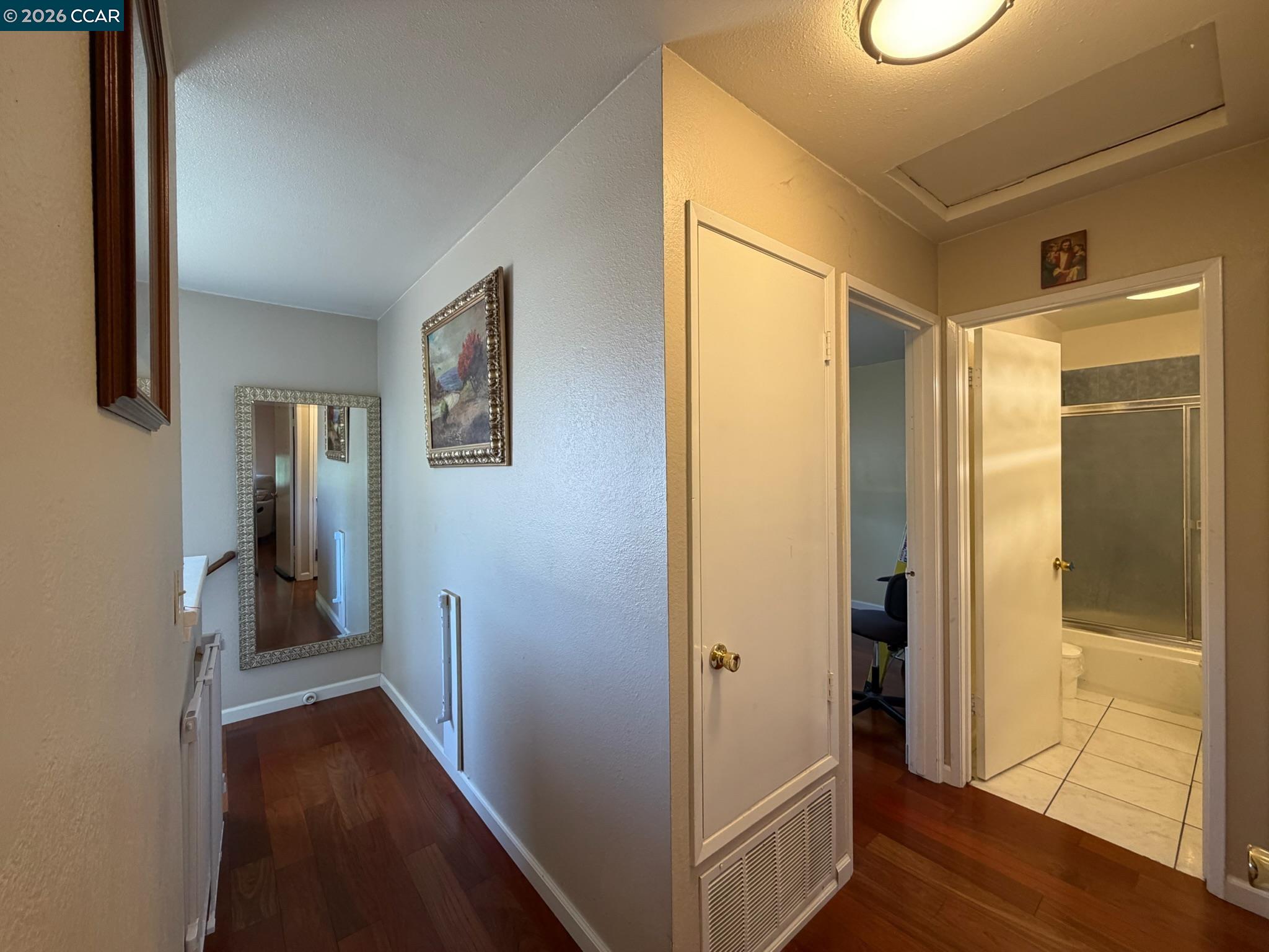 Detail Gallery Image 22 of 43 For 6 Basin Court, Hercules,  CA 94547 - 3 Beds | 2/1 Baths