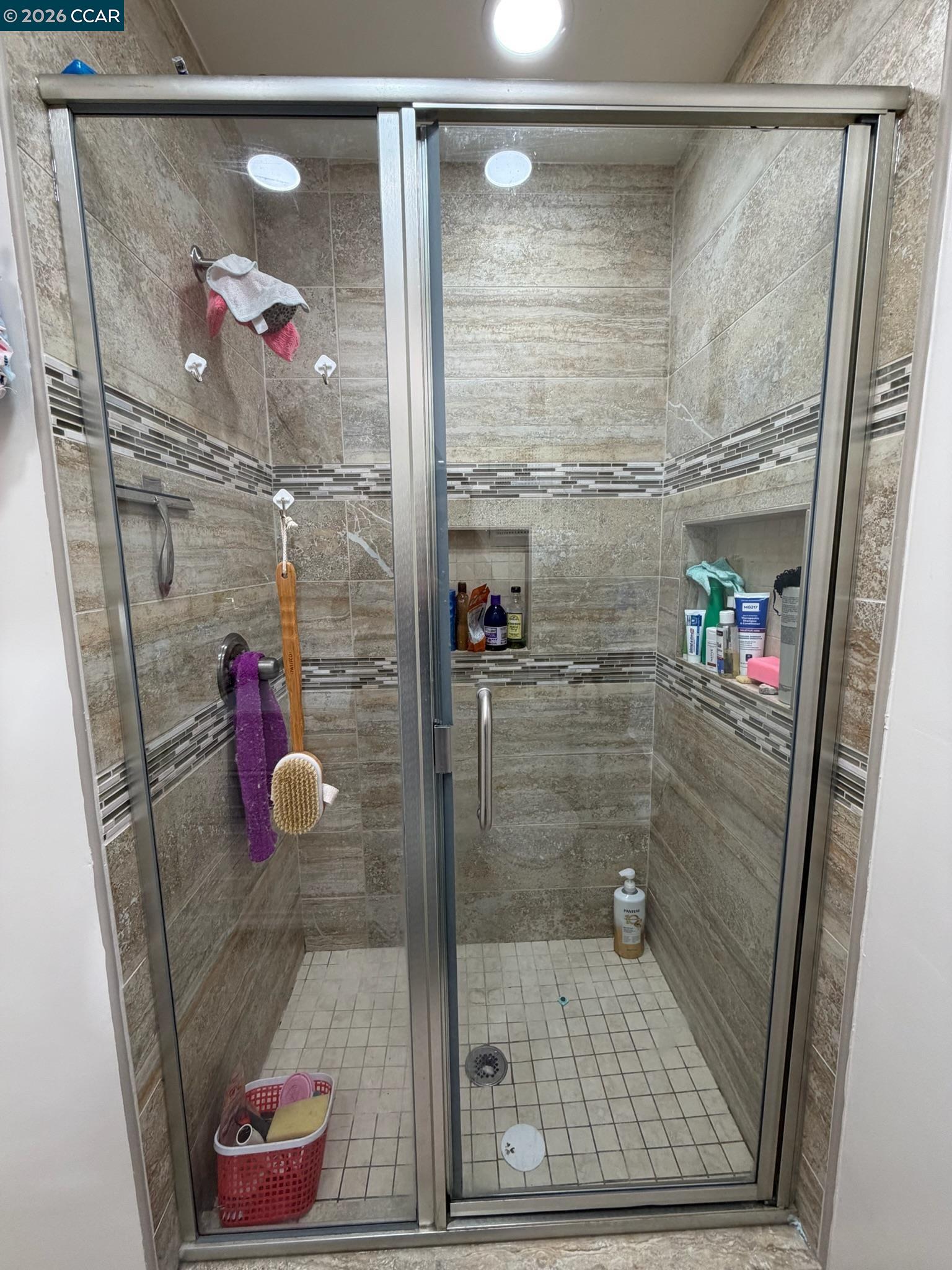 Detail Gallery Image 25 of 43 For 6 Basin Court, Hercules,  CA 94547 - 3 Beds | 2/1 Baths