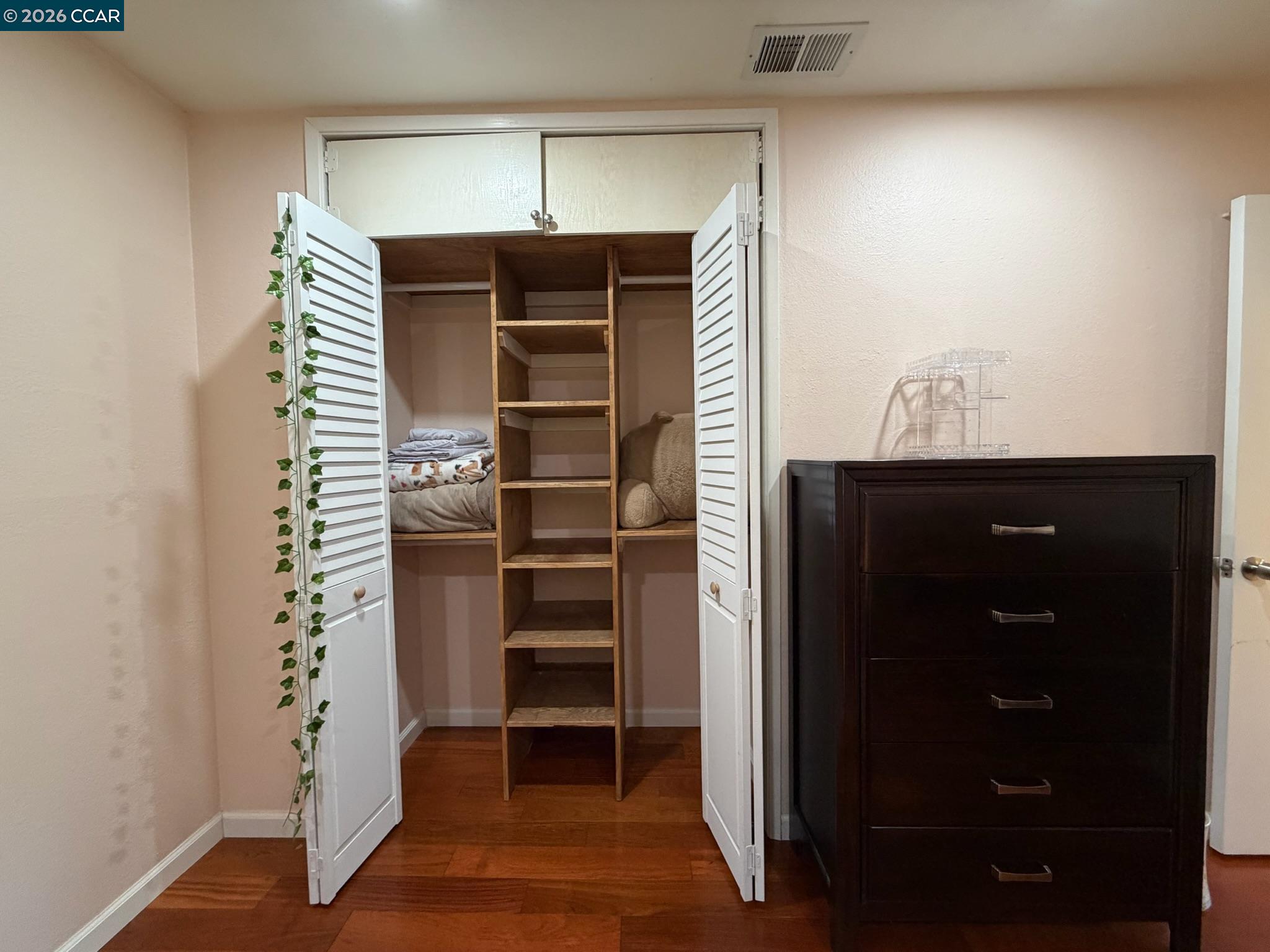 Detail Gallery Image 31 of 43 For 6 Basin Court, Hercules,  CA 94547 - 3 Beds | 2/1 Baths