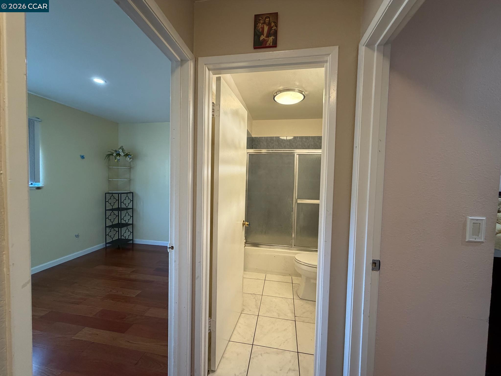 Detail Gallery Image 32 of 43 For 6 Basin Court, Hercules,  CA 94547 - 3 Beds | 2/1 Baths