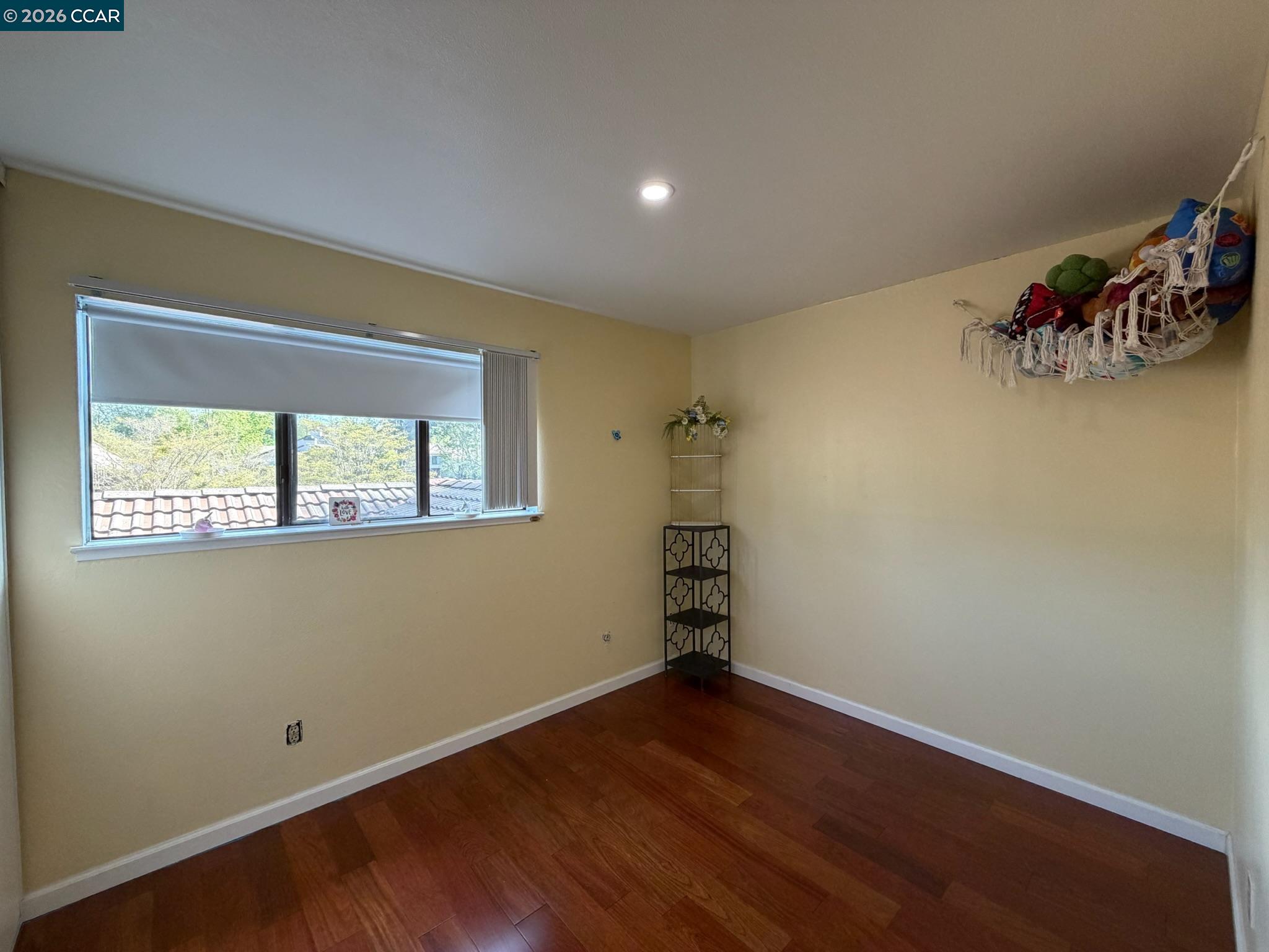 Detail Gallery Image 35 of 43 For 6 Basin Court, Hercules,  CA 94547 - 3 Beds | 2/1 Baths