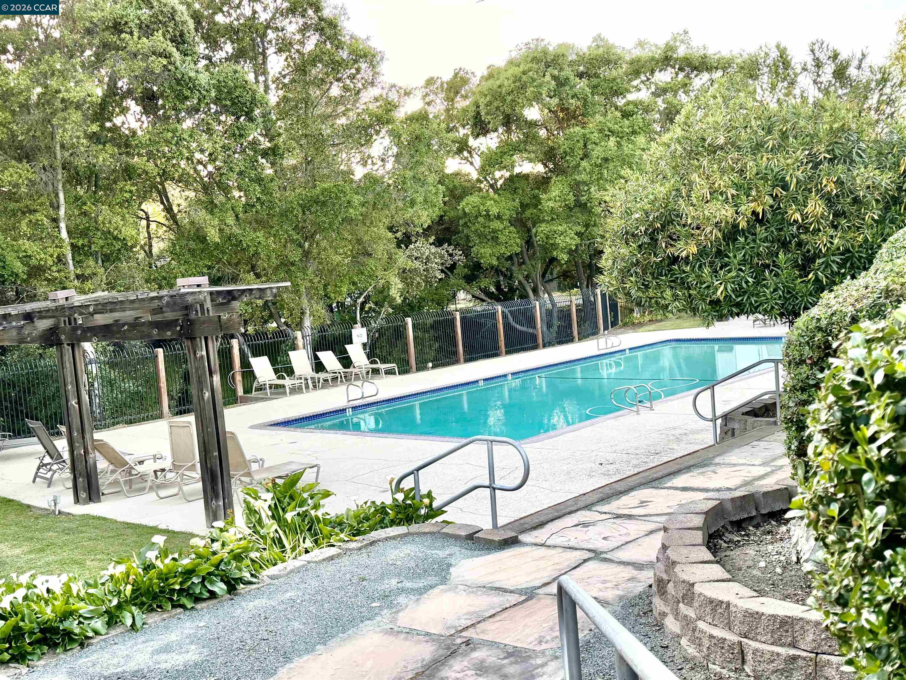 Detail Gallery Image 41 of 43 For 6 Basin Court, Hercules,  CA 94547 - 3 Beds | 2/1 Baths