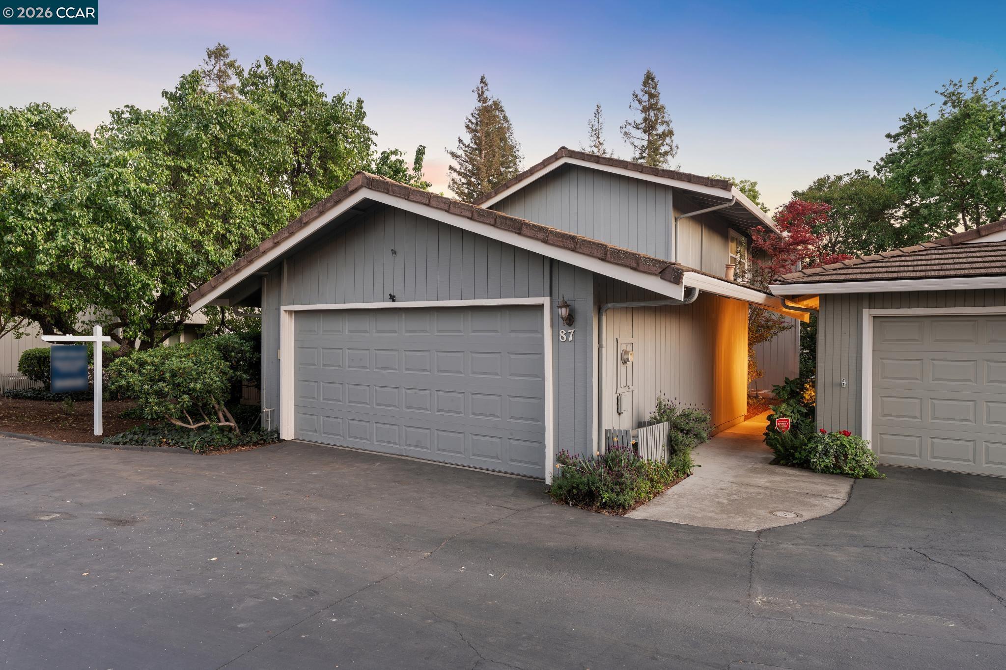 Photo #1: 41128279 Listing: Photo #1