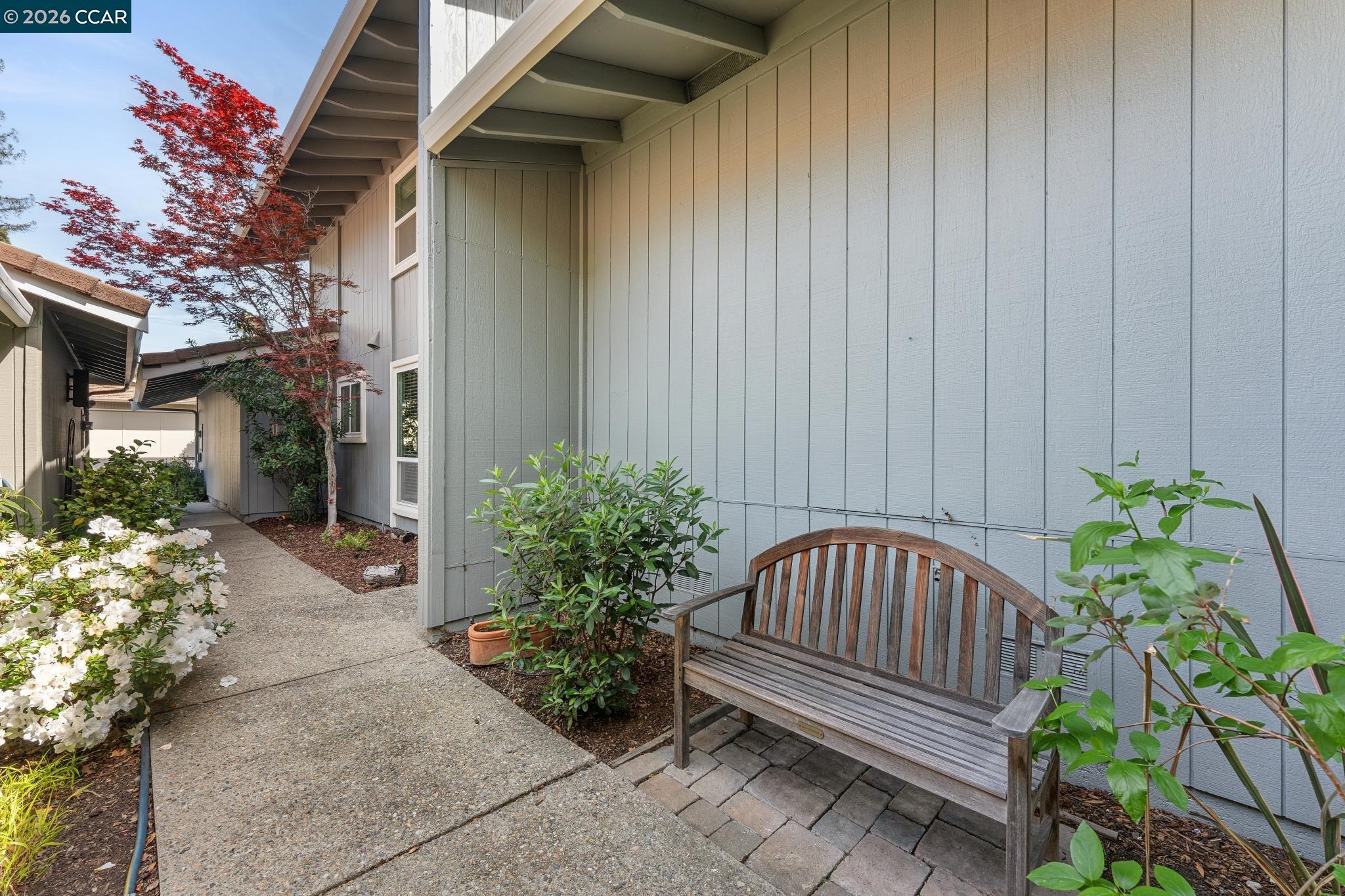 Photo #2: 41128279 Listing: Photo #2