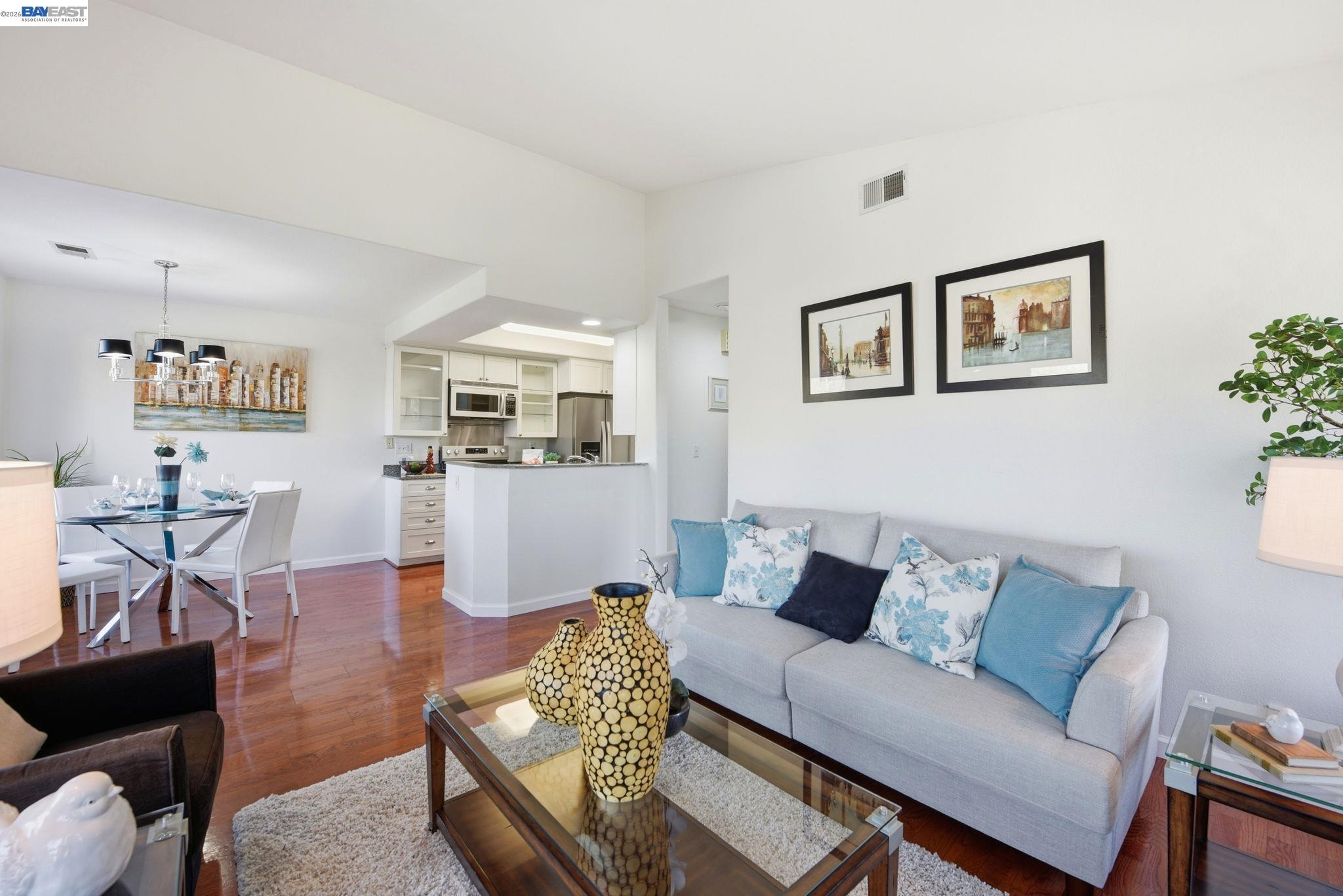 Photo #7: 41128280 Listing: Photo #7