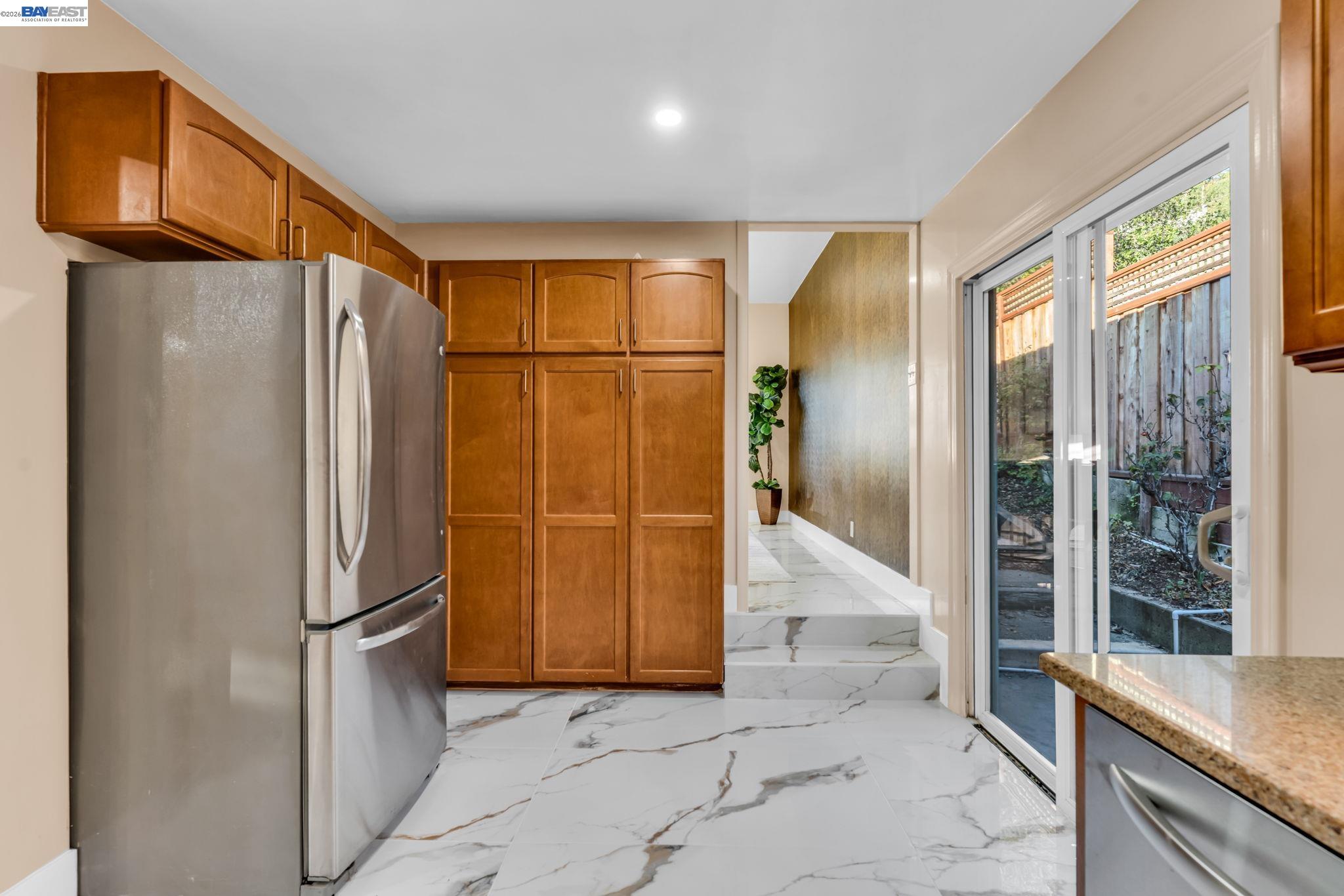 Detail Gallery Image 18 of 40 For 4628 Fieldbrook Rd, Oakland,  CA 94619 - 4 Beds | 3 Baths