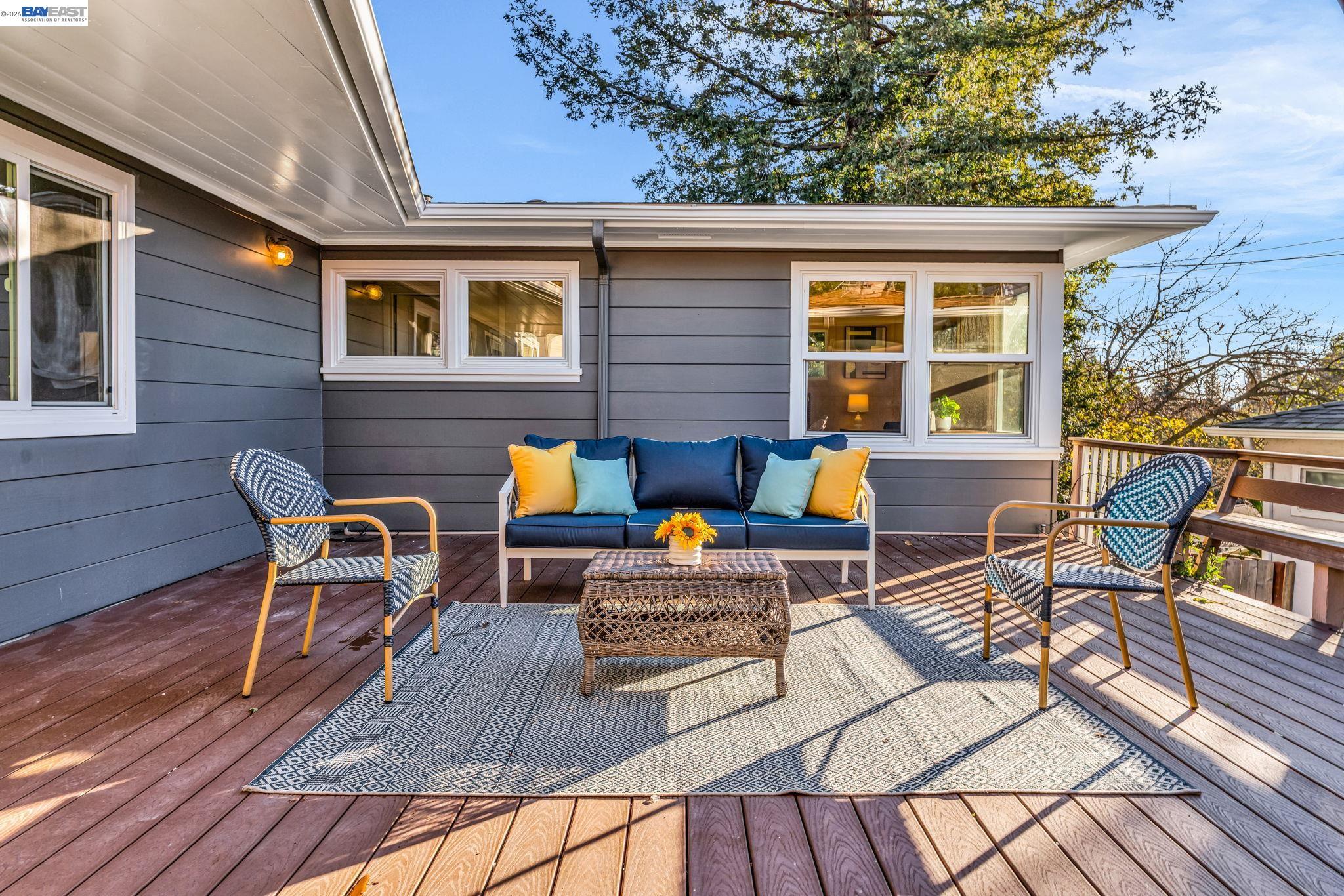 Detail Gallery Image 3 of 40 For 4628 Fieldbrook Rd, Oakland,  CA 94619 - 4 Beds | 3 Baths