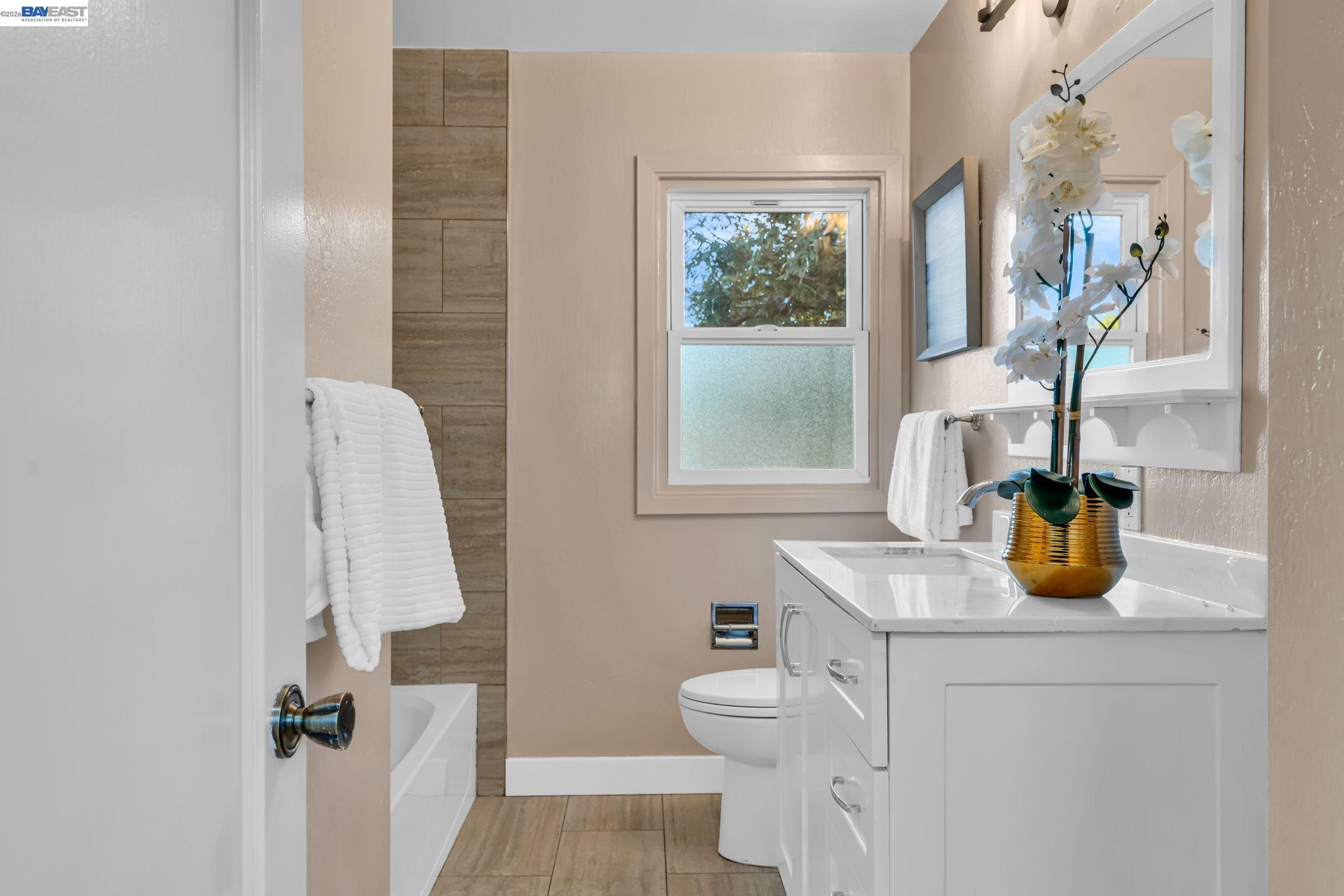 Detail Gallery Image 25 of 40 For 4628 Fieldbrook Rd, Oakland,  CA 94619 - 4 Beds | 3 Baths