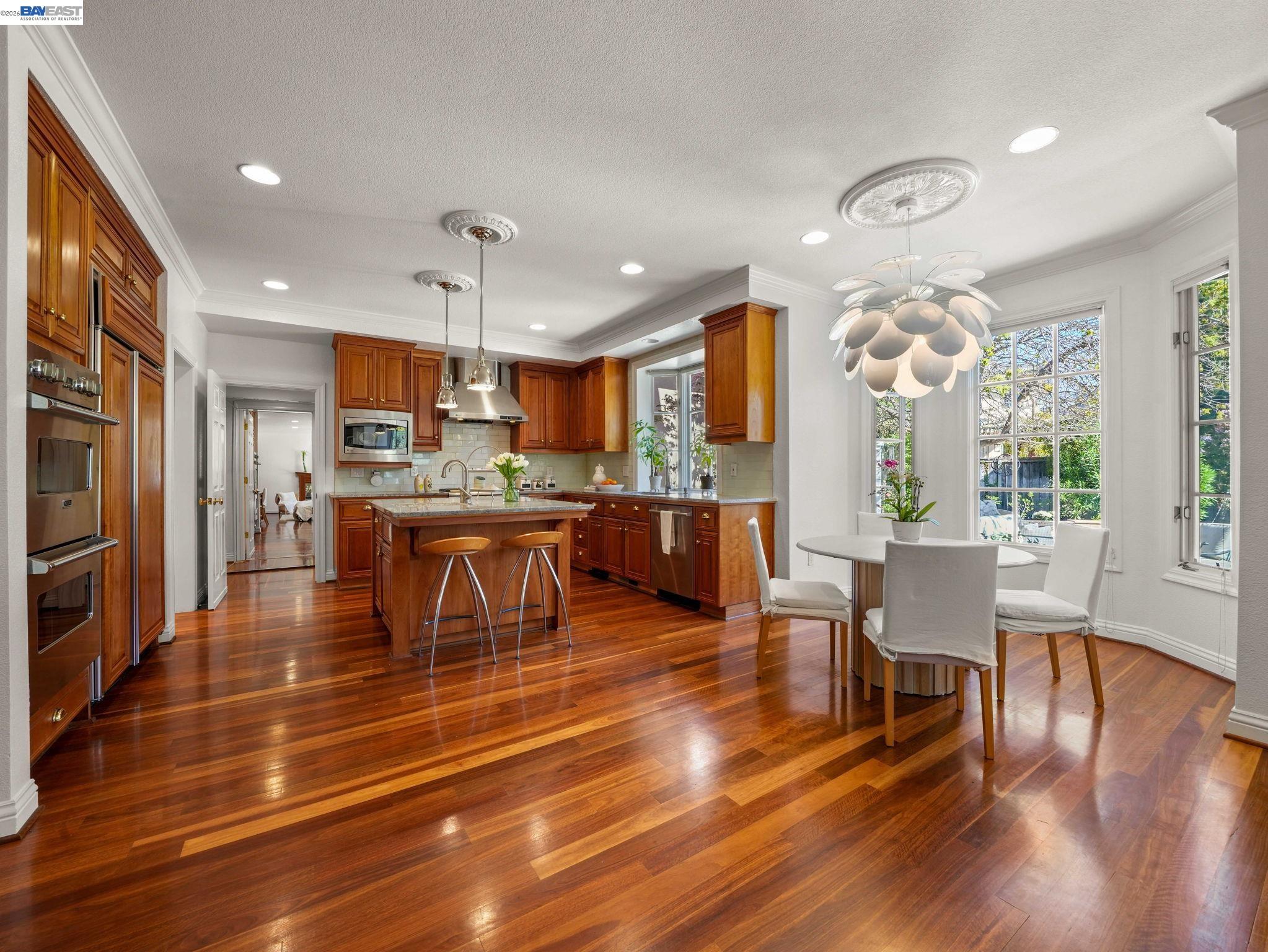 Detail Gallery Image 15 of 59 For 10507 Manzanita Ct., Cupertino,  CA 95014 - 5 Beds | 4/1 Baths