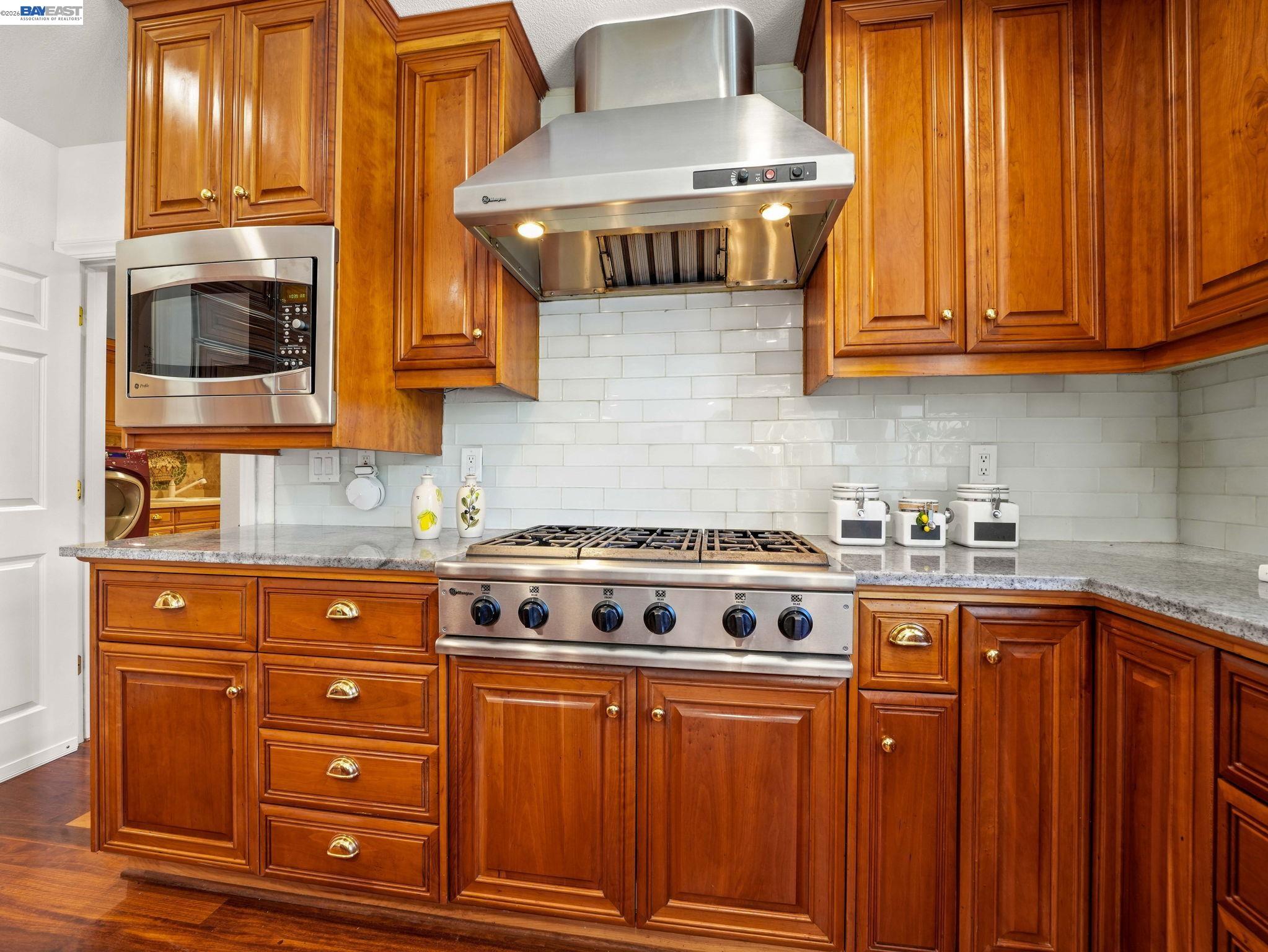 Detail Gallery Image 17 of 59 For 10507 Manzanita Ct., Cupertino,  CA 95014 - 5 Beds | 4/1 Baths