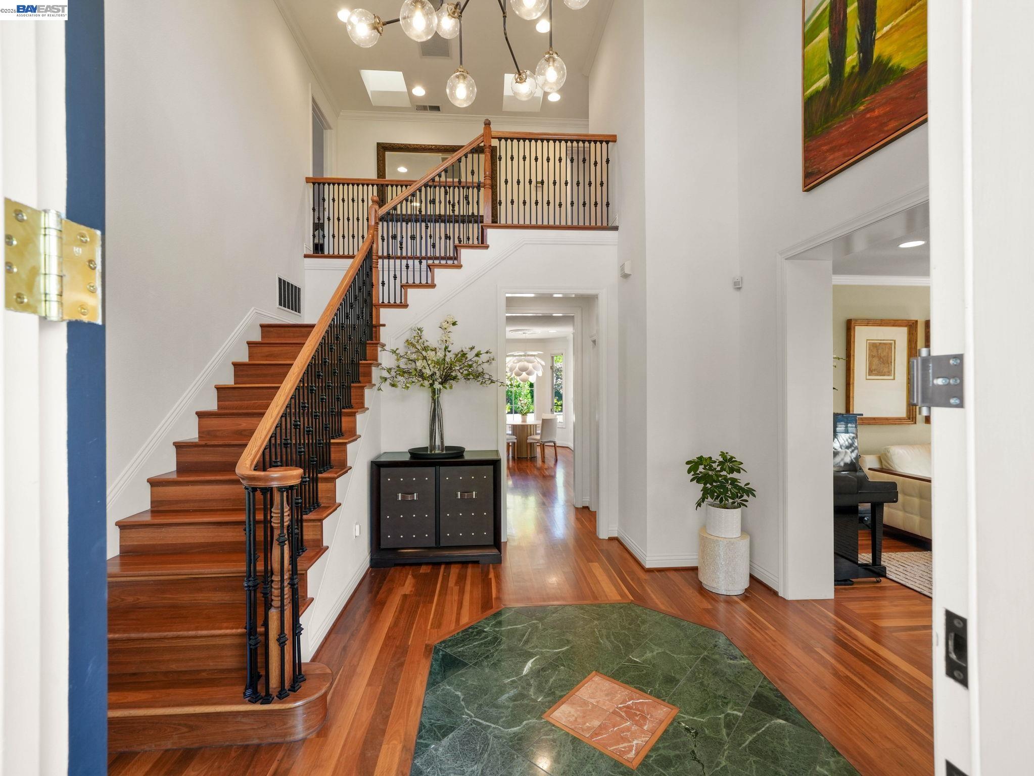 Detail Gallery Image 7 of 59 For 10507 Manzanita Ct., Cupertino,  CA 95014 - 5 Beds | 4/1 Baths