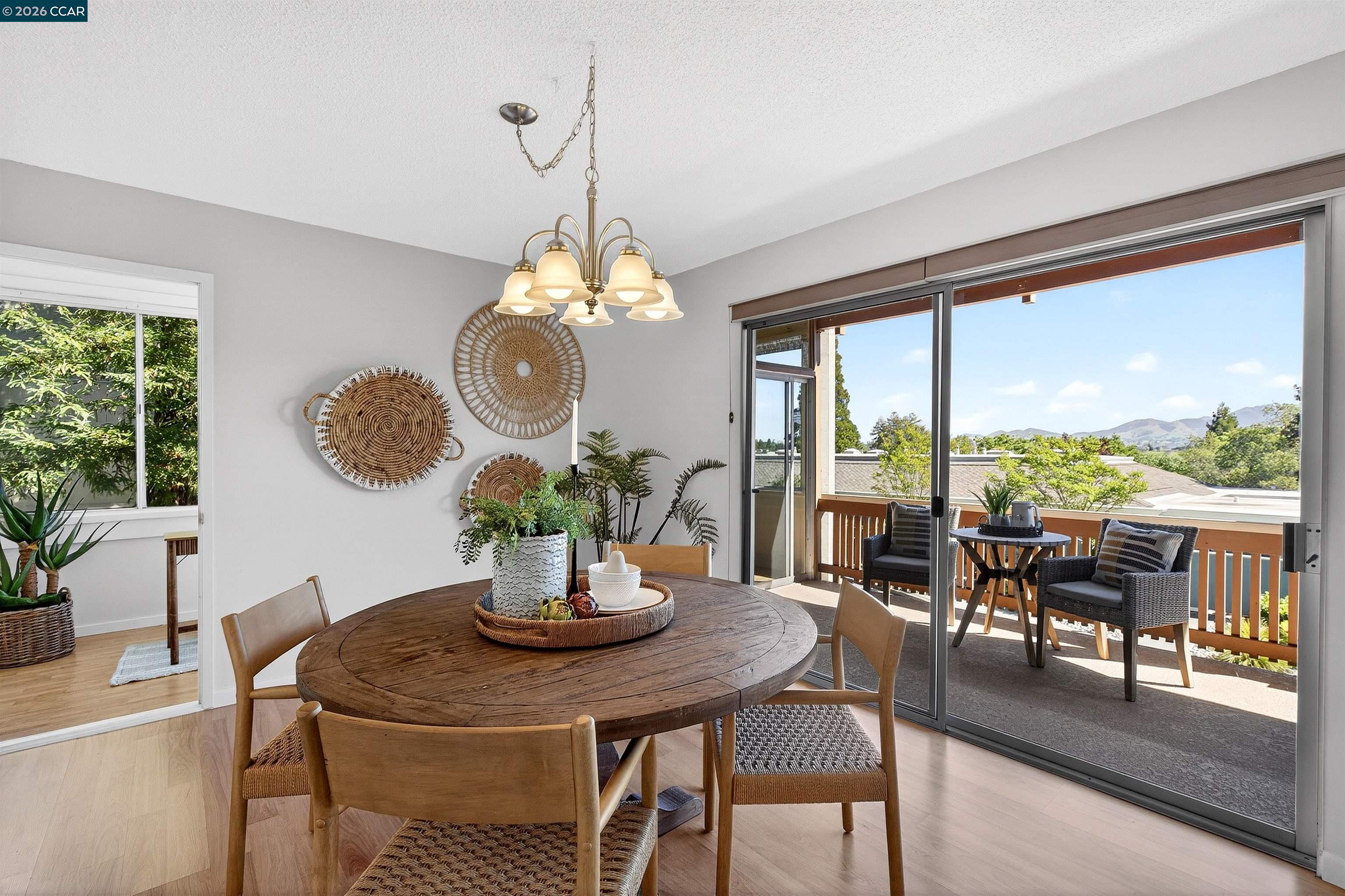 Photo #5: 41128283 Listing: Photo #5