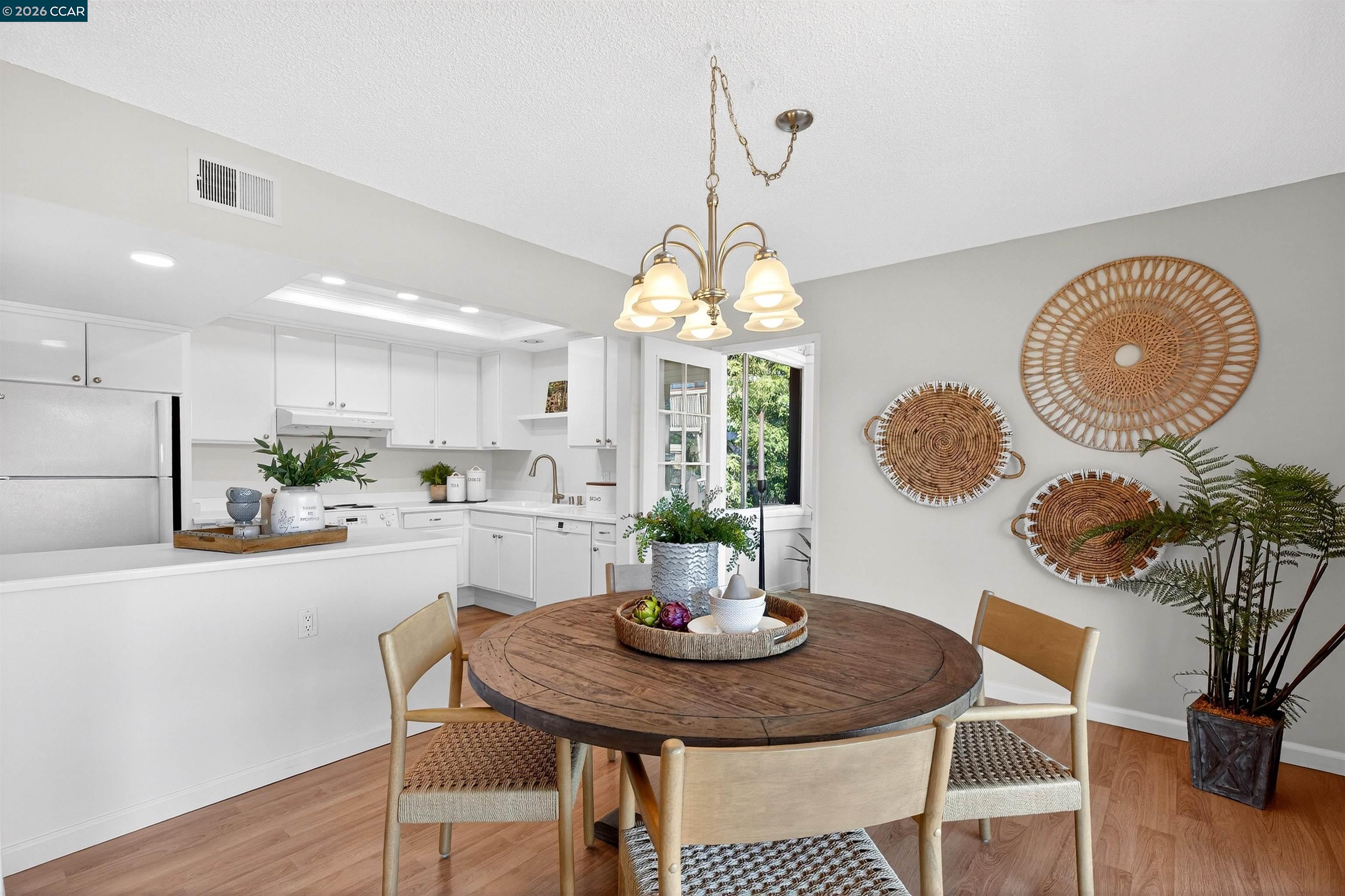 Photo #6: 41128283 Listing: Photo #6